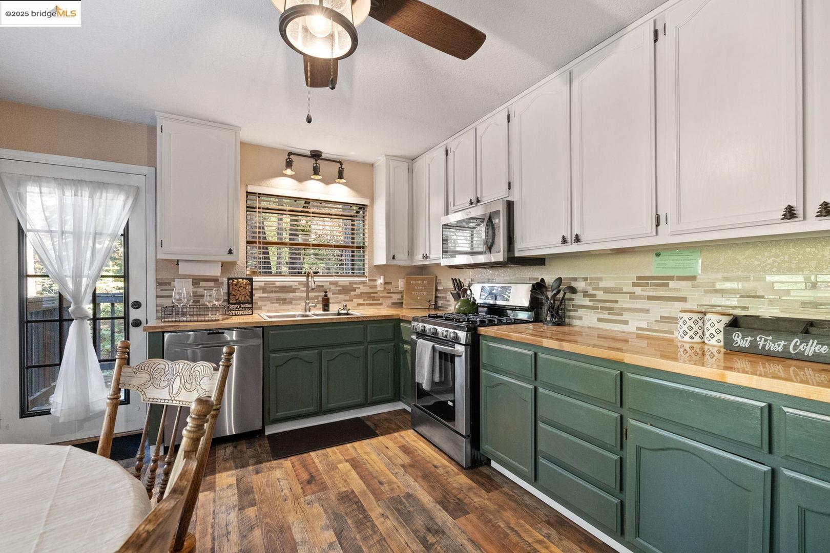 Detail Gallery Image 10 of 21 For 22529 Twain Harte Dr, Twain Harte,  CA 95383 - 2 Beds | 1 Baths