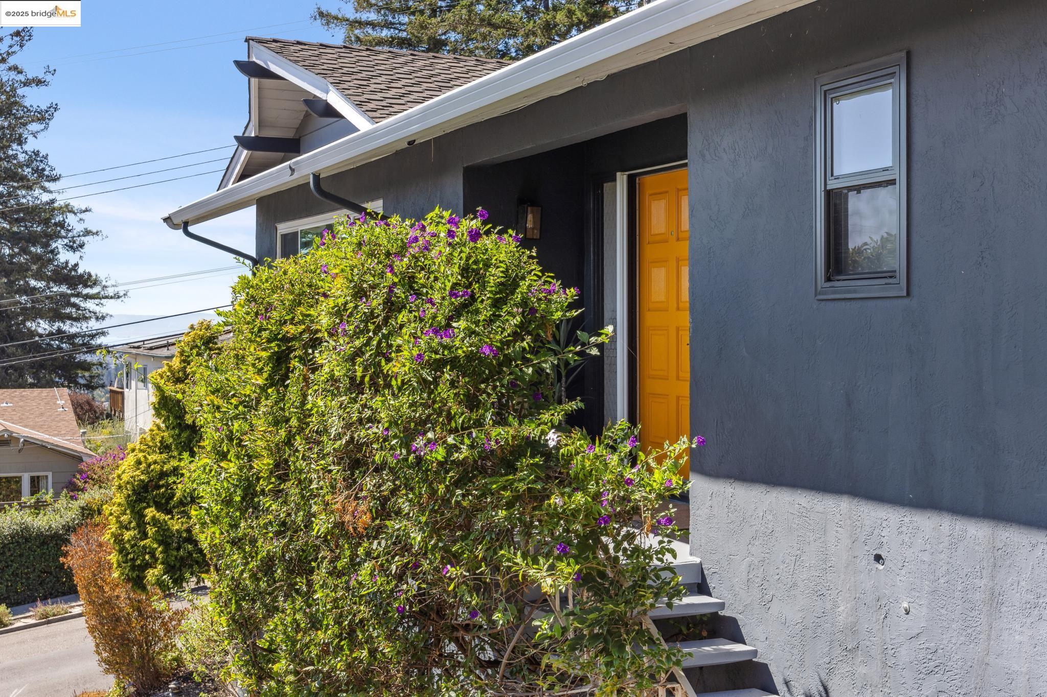 Detail Gallery Image 3 of 57 For 4134 Harbor View Ave, Oakland,  CA 94619 - 3 Beds | 2 Baths