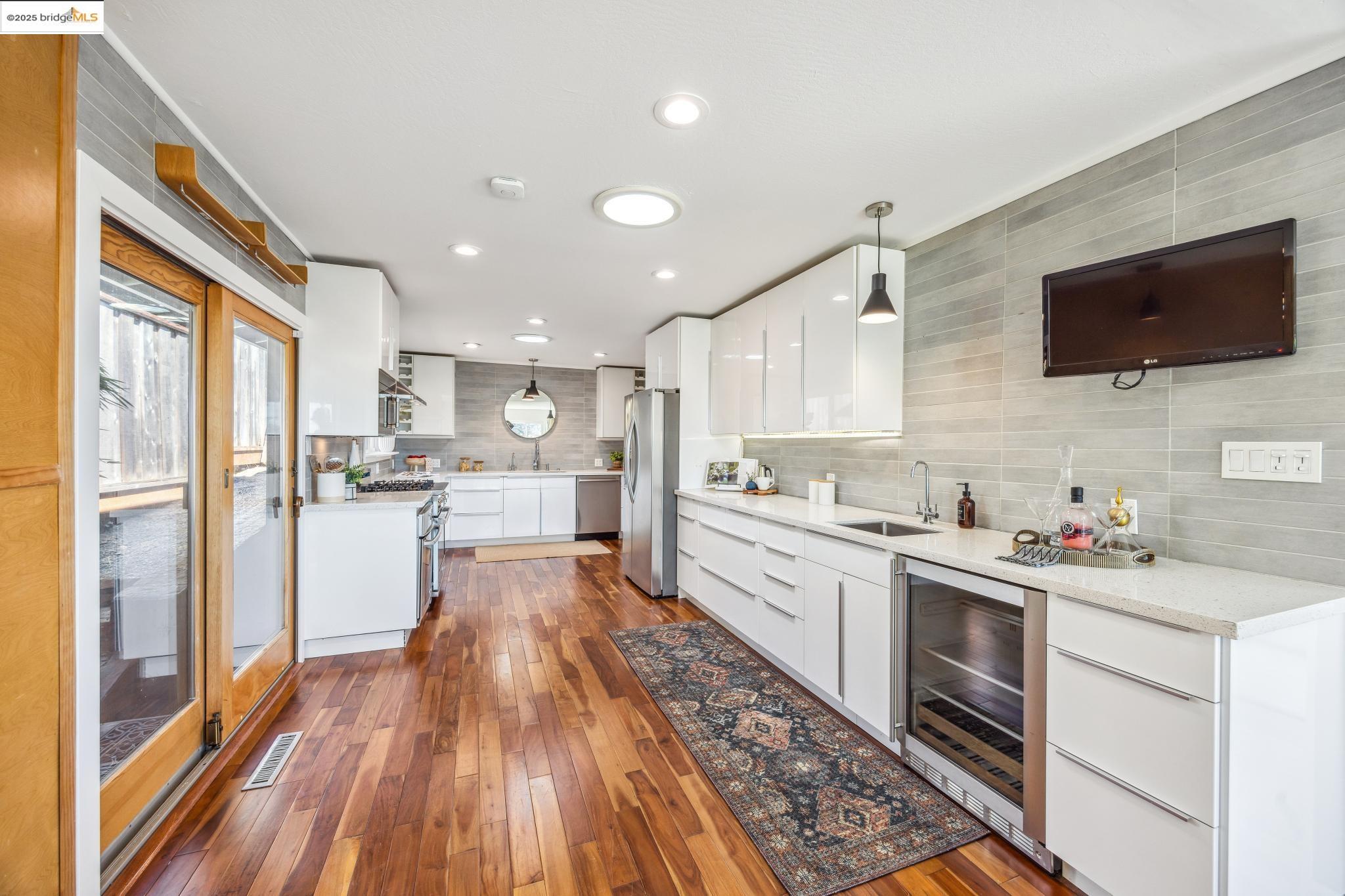 Detail Gallery Image 21 of 57 For 4134 Harbor View Ave, Oakland,  CA 94619 - 3 Beds | 2 Baths