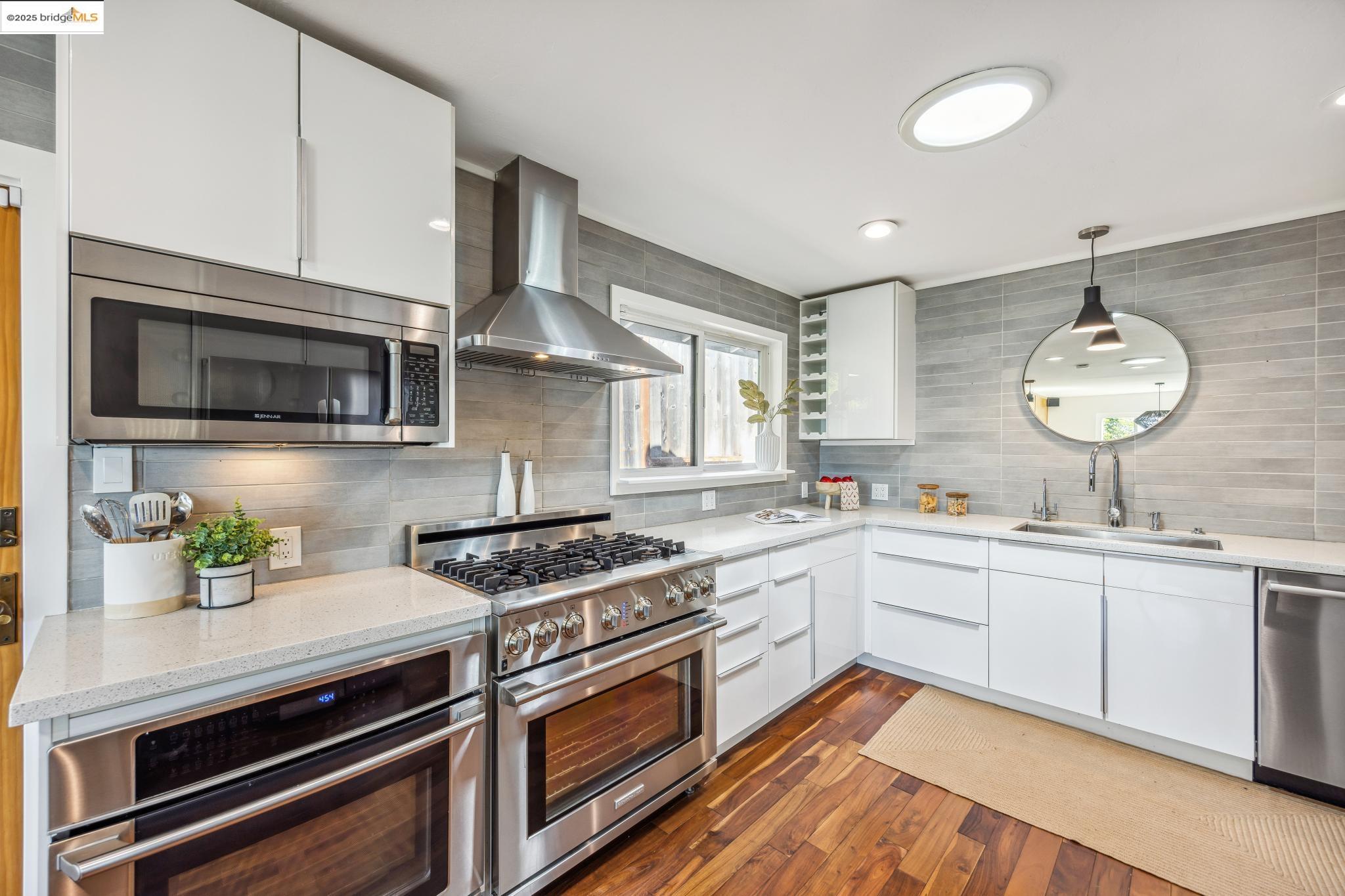 Detail Gallery Image 23 of 57 For 4134 Harbor View Ave, Oakland,  CA 94619 - 3 Beds | 2 Baths