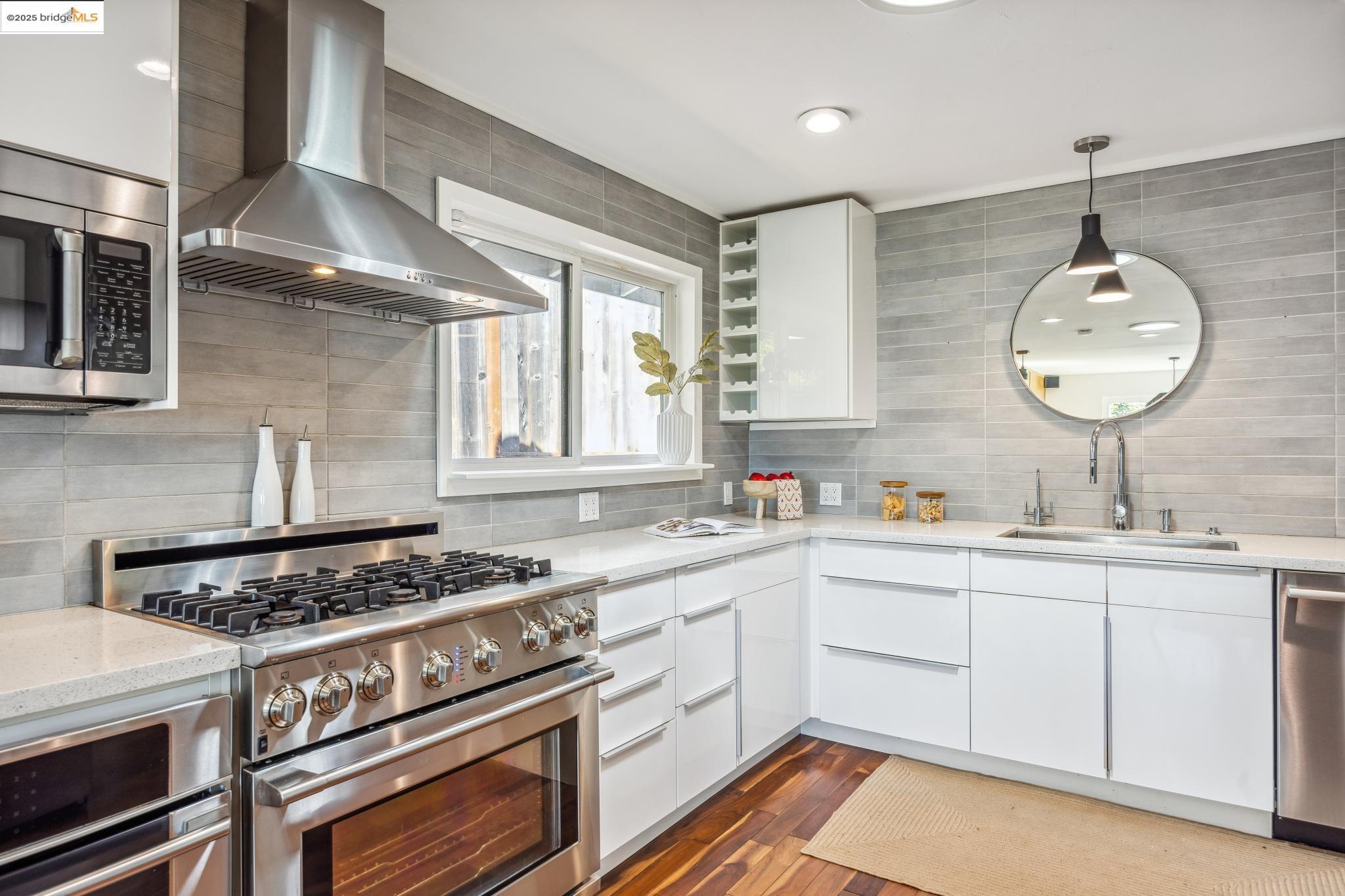 Detail Gallery Image 24 of 57 For 4134 Harbor View Ave, Oakland,  CA 94619 - 3 Beds | 2 Baths