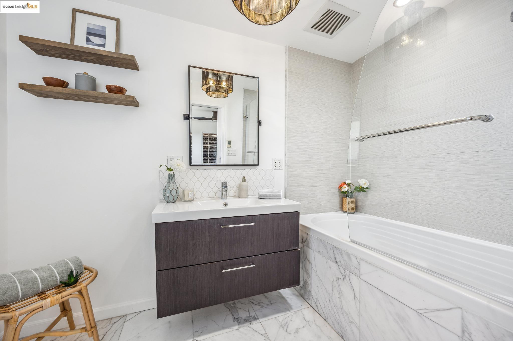 Detail Gallery Image 32 of 57 For 4134 Harbor View Ave, Oakland,  CA 94619 - 3 Beds | 2 Baths