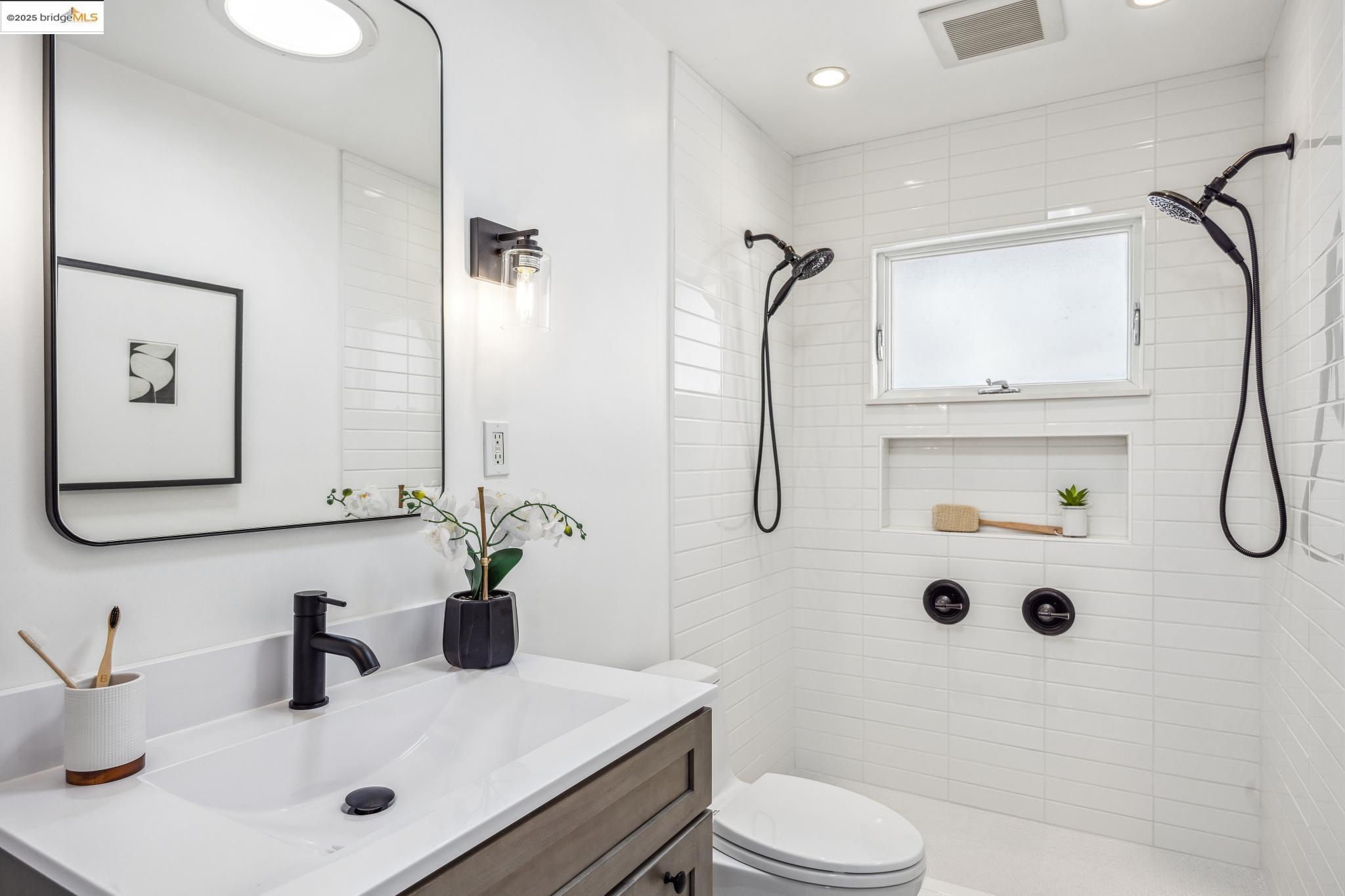 Detail Gallery Image 45 of 57 For 4134 Harbor View Ave, Oakland,  CA 94619 - 3 Beds | 2 Baths