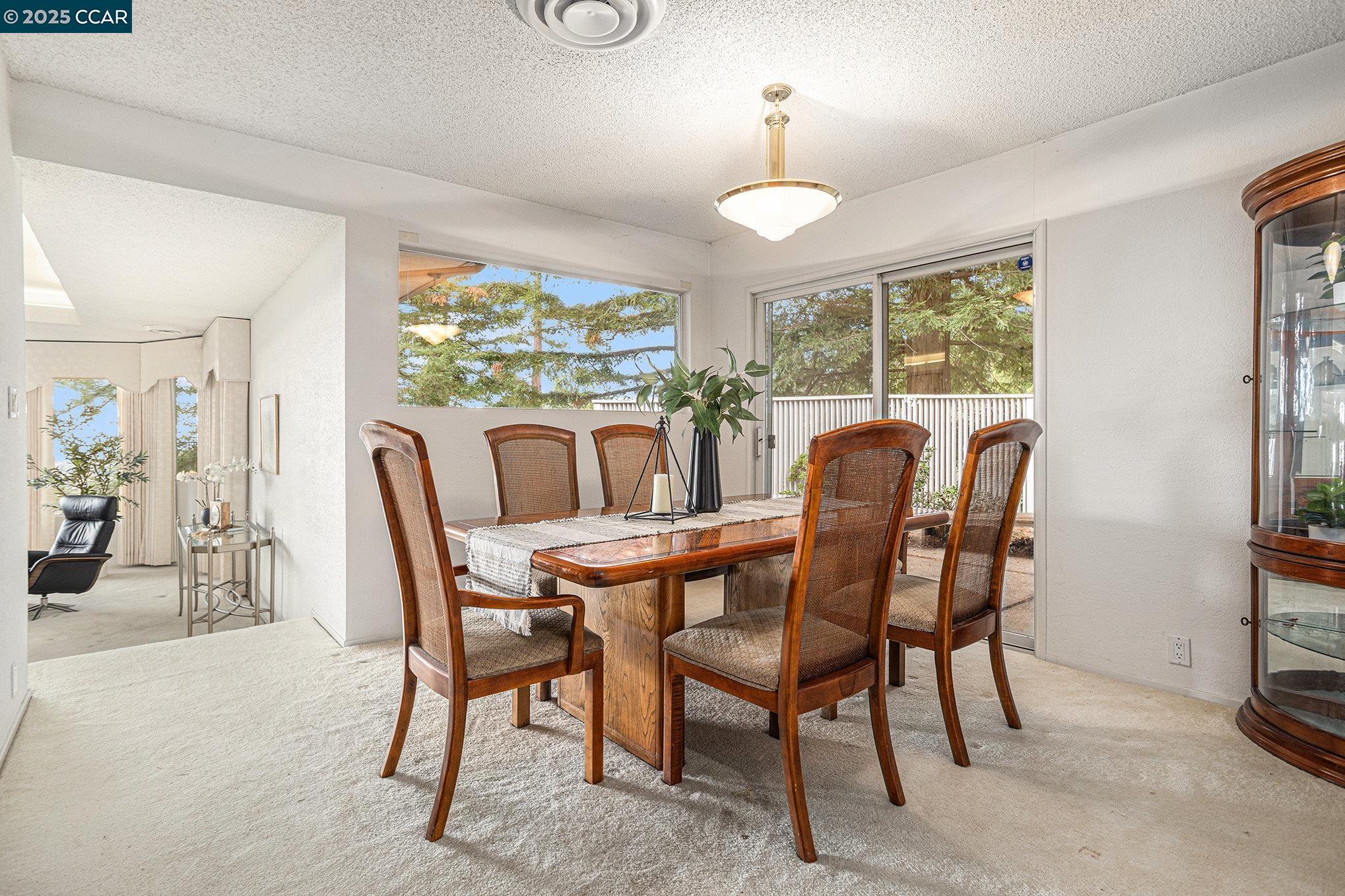 Detail Gallery Image 9 of 28 For 13460 Skyline Blvd, Oakland,  CA 94619 - 4 Beds | 3 Baths