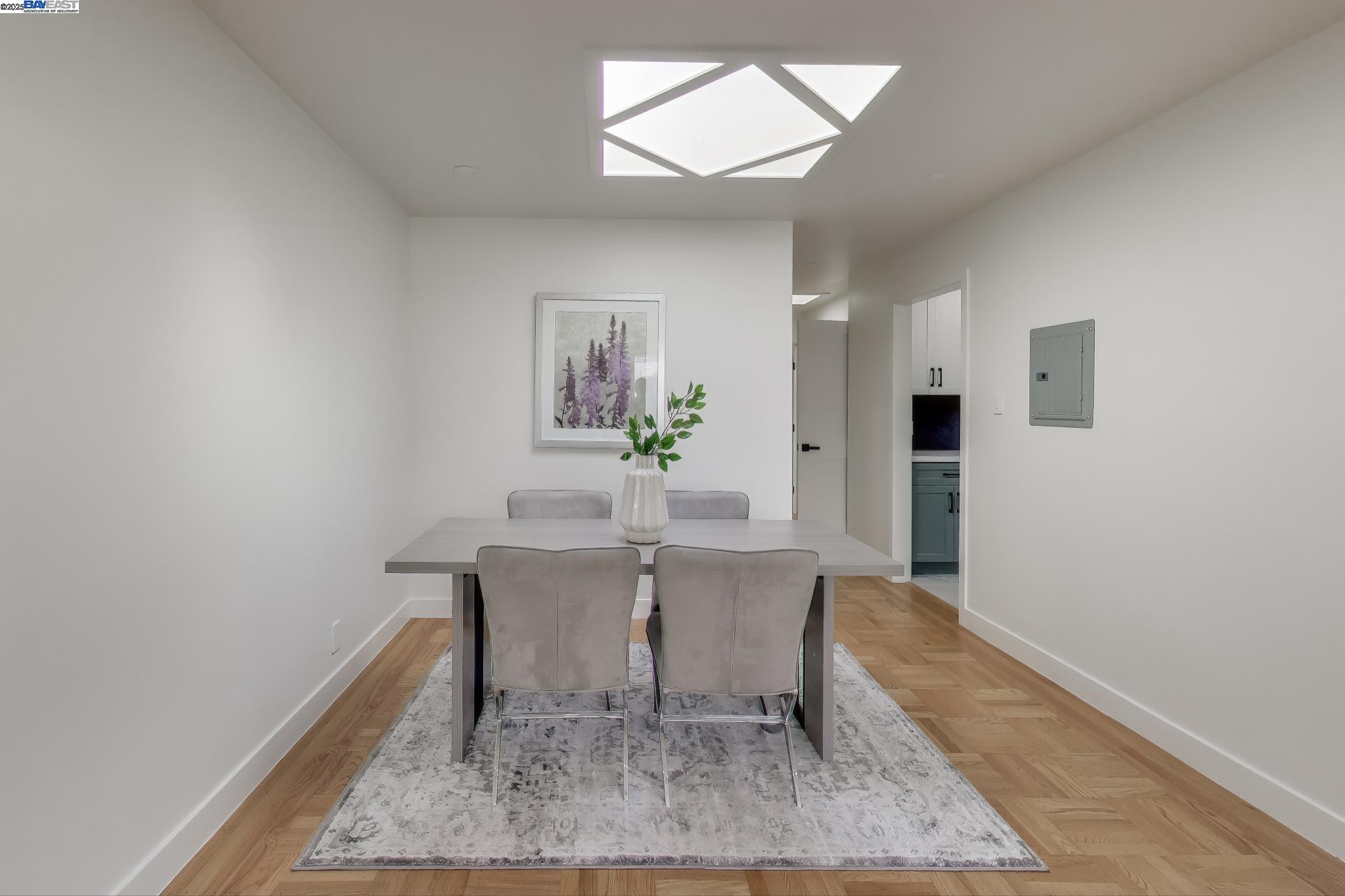 Detail Gallery Image 6 of 31 For 325 1st Ave, Daly City,  CA 94014 - 4 Beds | 3 Baths