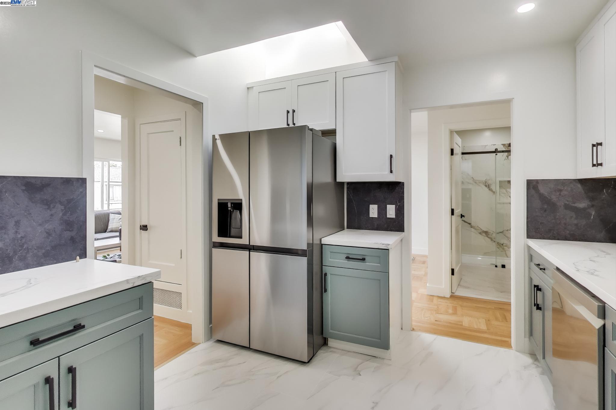 Detail Gallery Image 9 of 31 For 325 1st Ave, Daly City,  CA 94014 - 4 Beds | 3 Baths