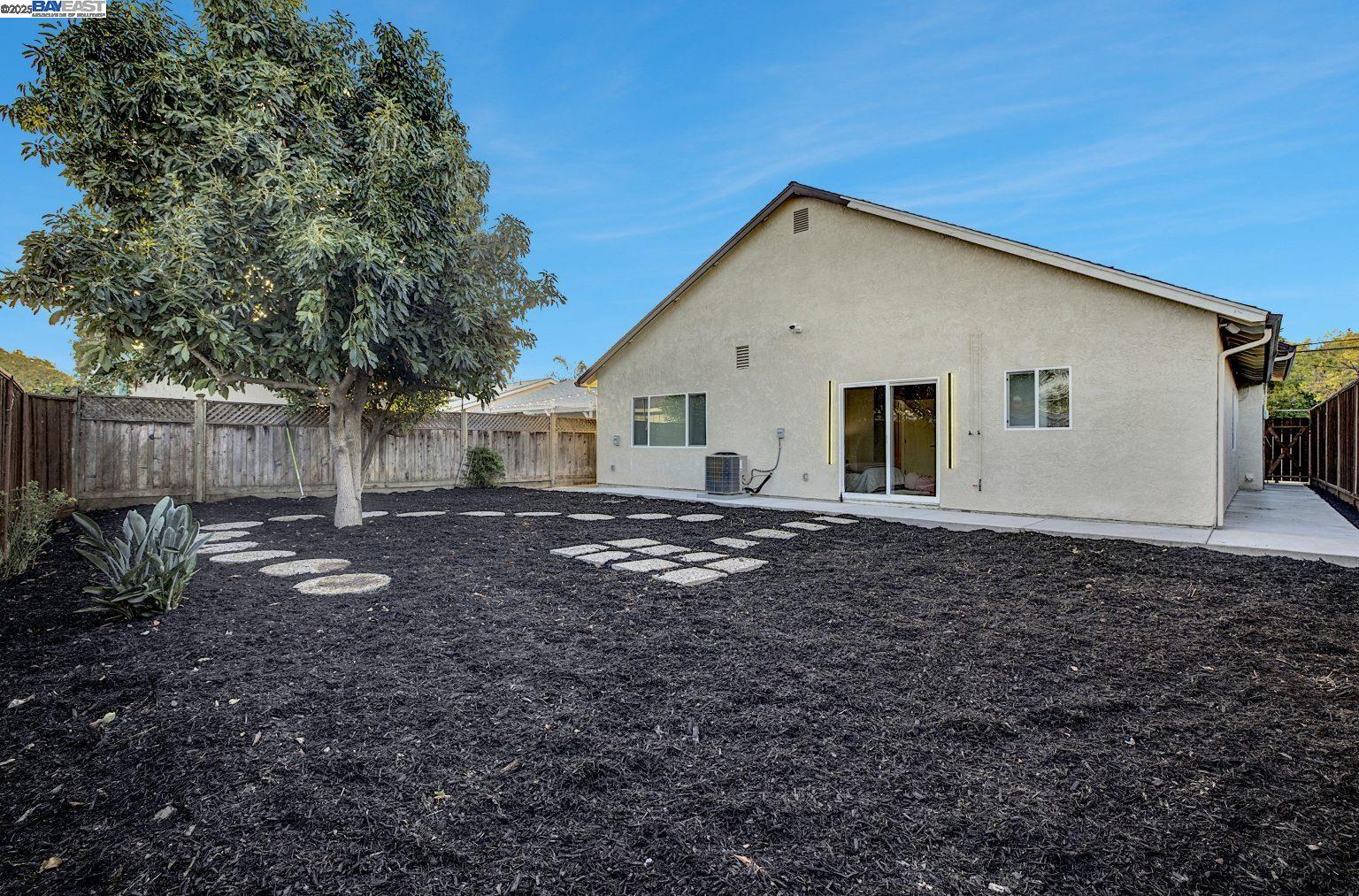 Detail Gallery Image 33 of 38 For 6140 Mayhews Landing Rd, Newark,  CA 94560 - 4 Beds | 3 Baths