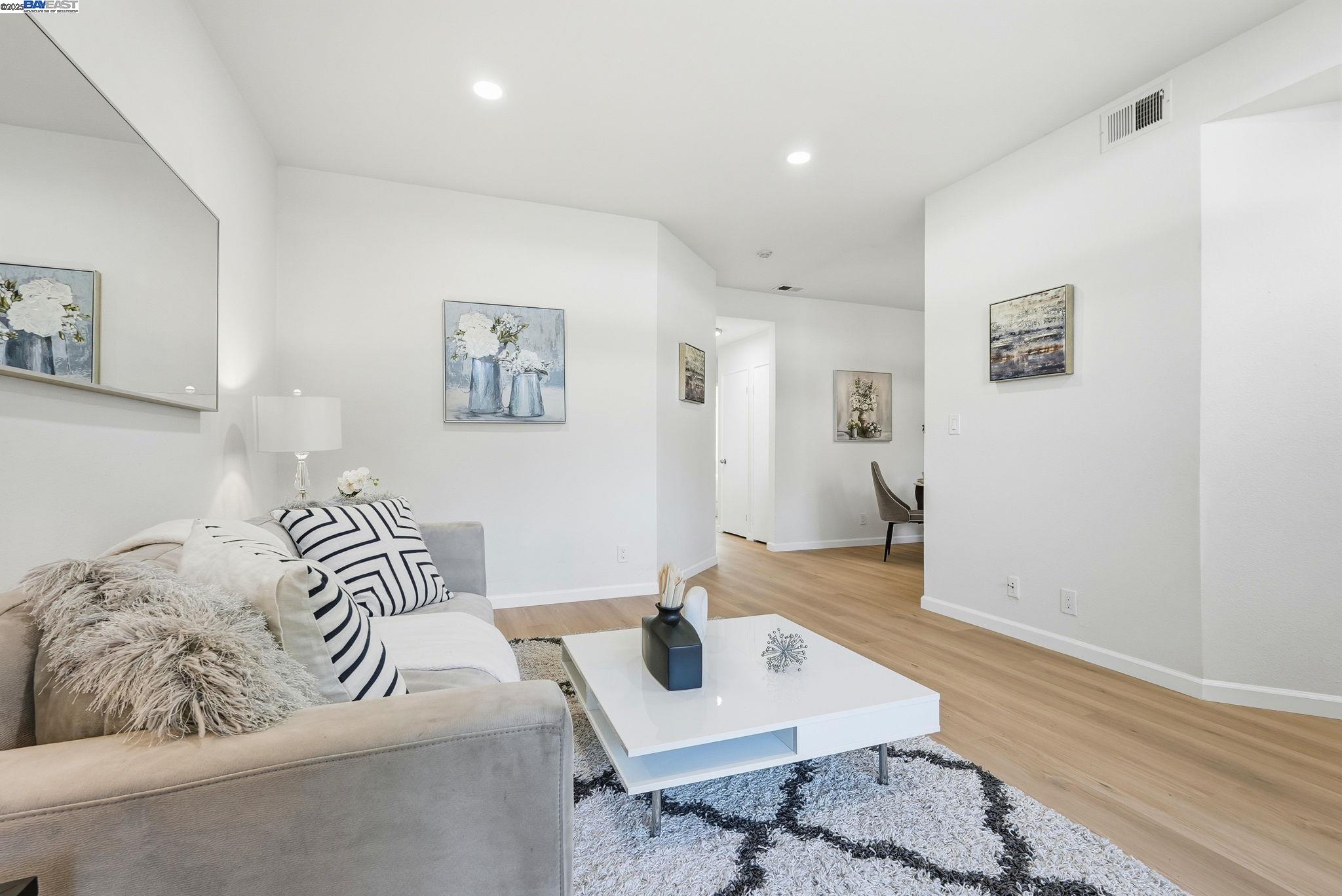 Photo #9: 41116969 Listing: Photo #9