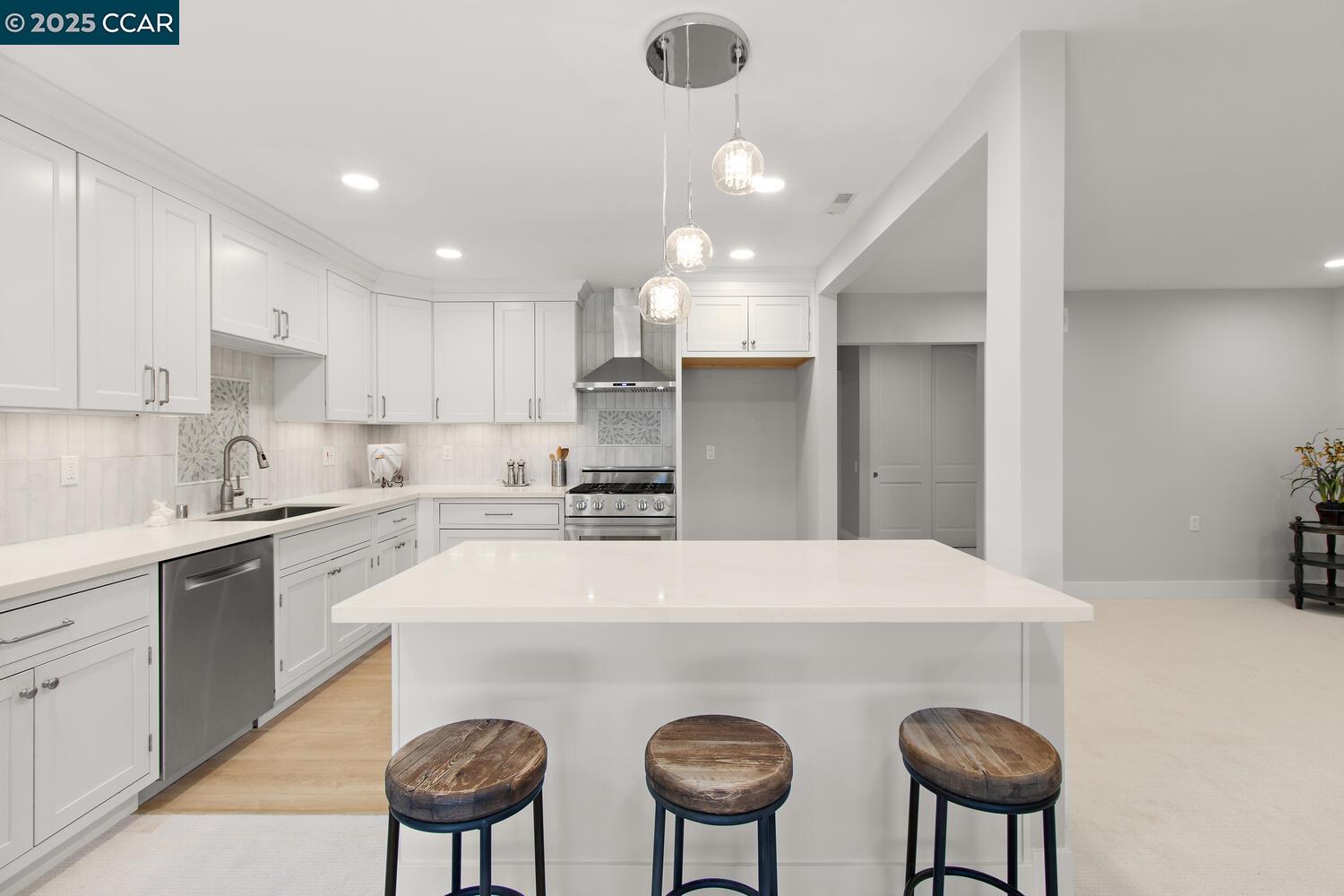 Detail Gallery Image 4 of 7 For 1132 Running Springs #11,  Walnut Creek,  CA 94595 - 2 Beds | 1 Baths