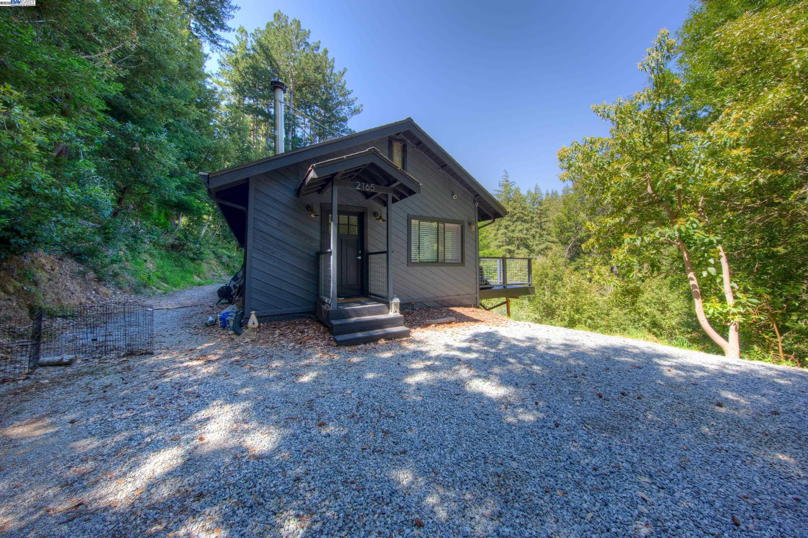 Detail Gallery Image 2 of 28 For 2165 Upper Scenic Dr, Felton,  CA 95018 - 3 Beds | 2 Baths