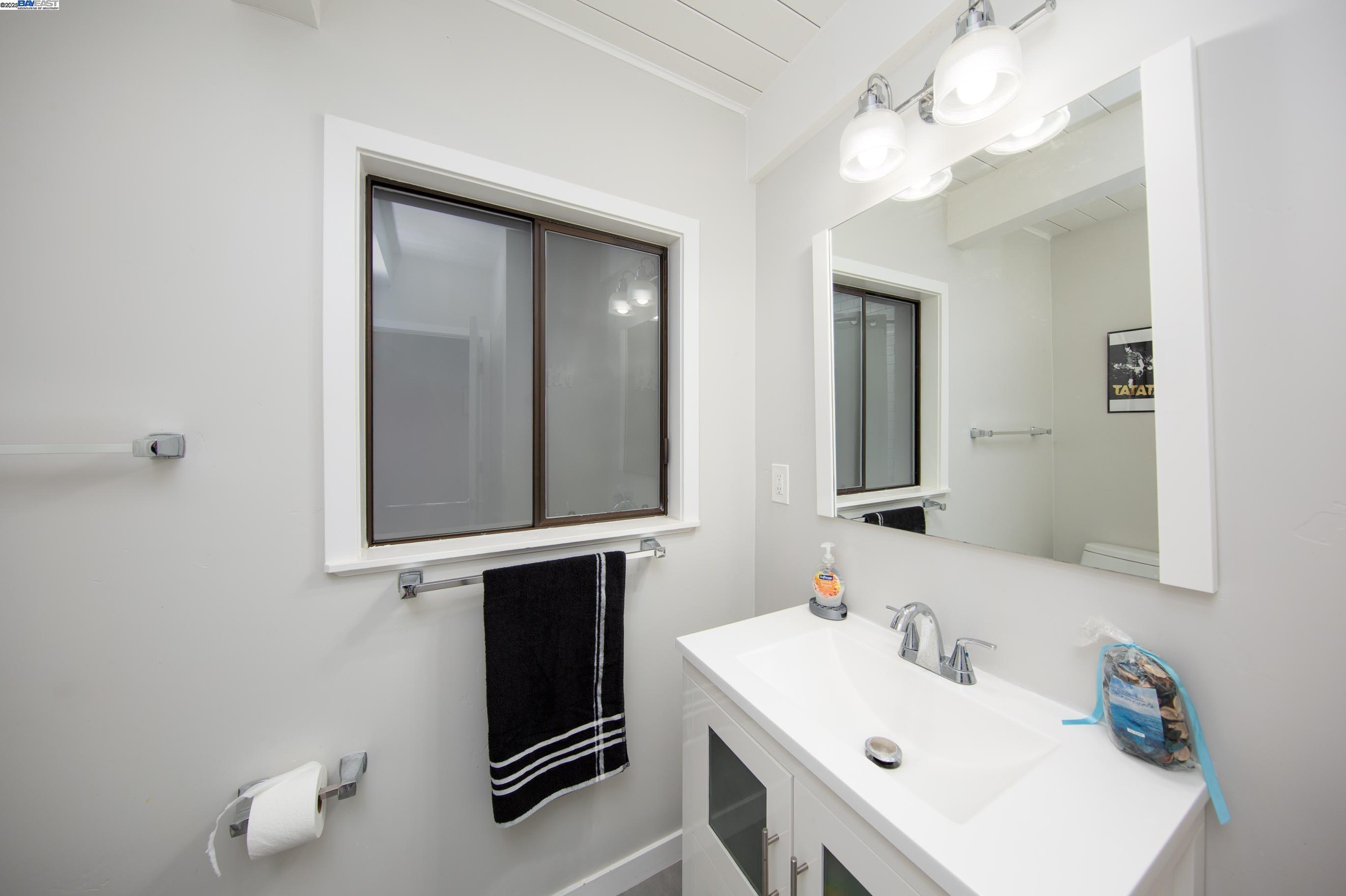 Detail Gallery Image 13 of 28 For 2165 Upper Scenic Dr, Felton,  CA 95018 - 3 Beds | 2 Baths