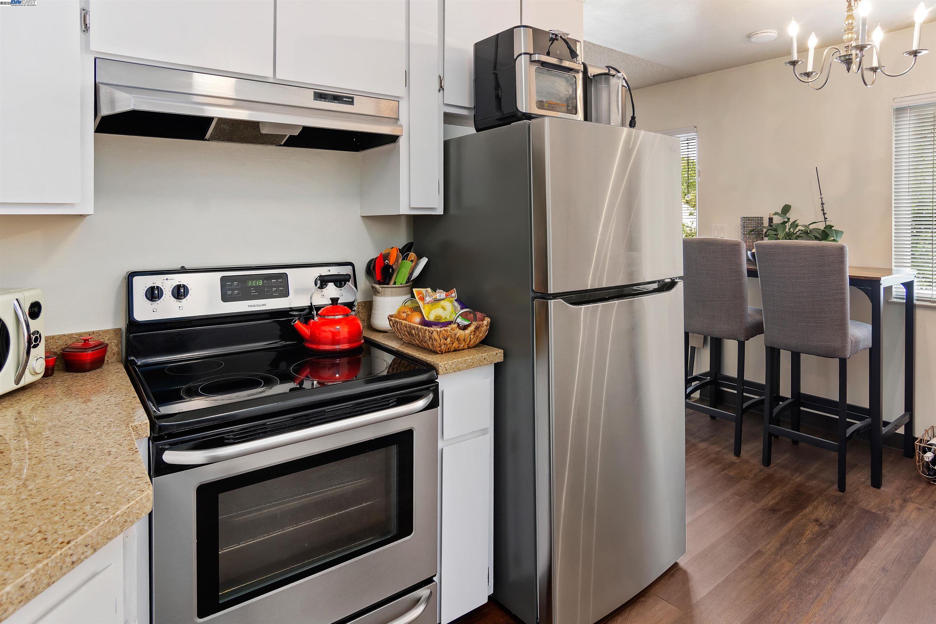 Detail Gallery Image 19 of 49 For 1512 Mozart St, Alameda,  CA 94501 - – Beds | – Baths