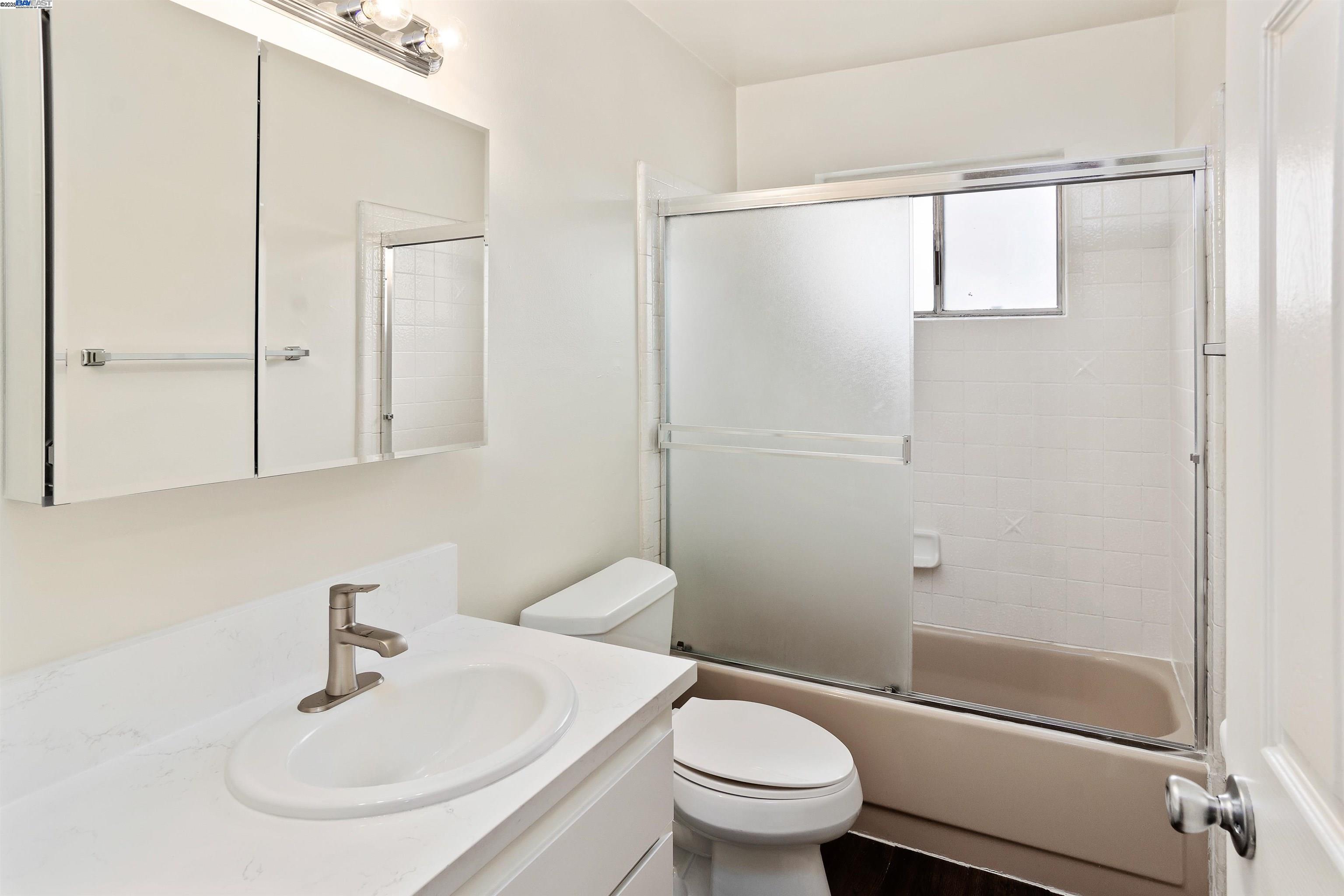 Detail Gallery Image 25 of 49 For 1512 Mozart St, Alameda,  CA 94501 - – Beds | – Baths