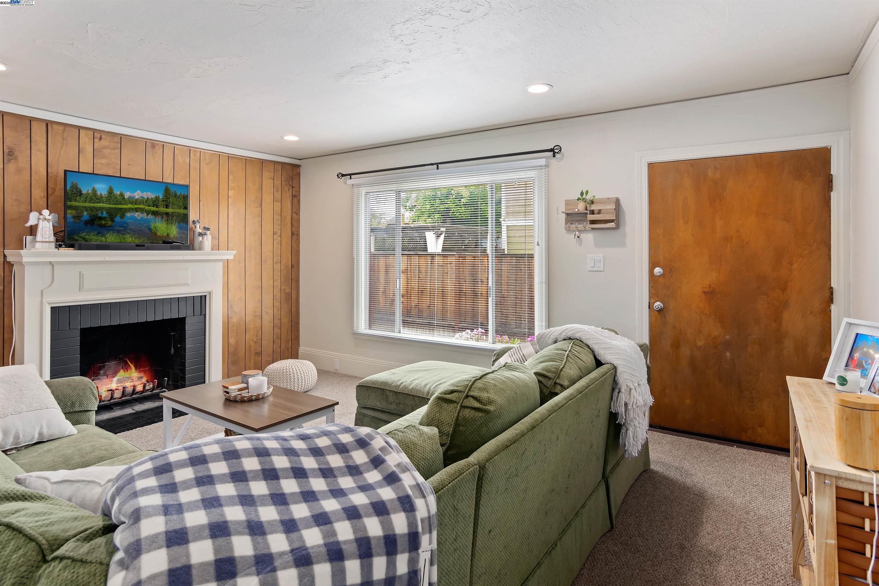 Detail Gallery Image 6 of 49 For 1512 Mozart St, Alameda,  CA 94501 - – Beds | – Baths