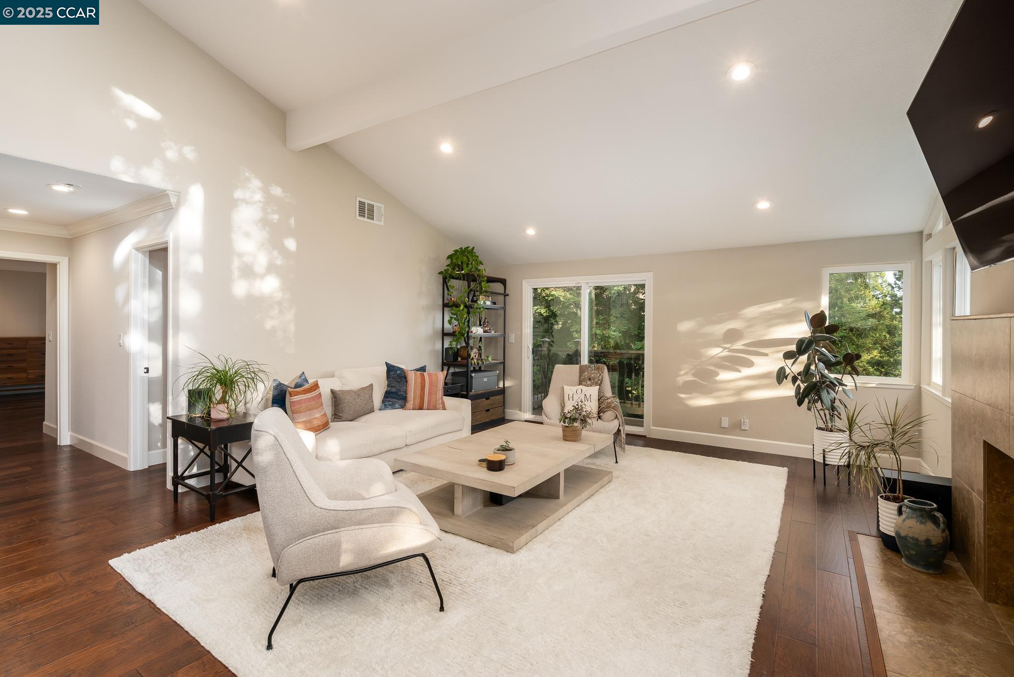 Detail Gallery Image 4 of 23 For 219 Arthur Ct, Danville,  CA 94526 - 4 Beds | 3 Baths