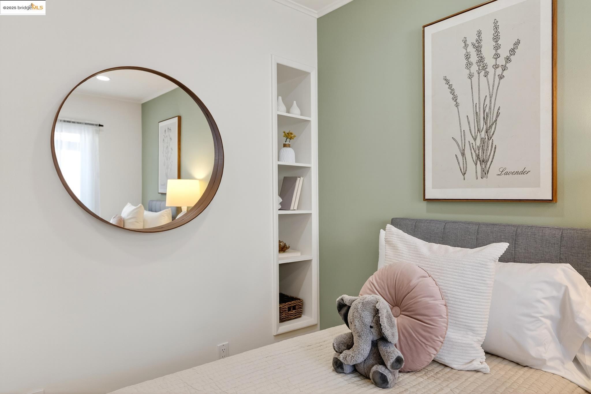 Detail Gallery Image 24 of 60 For 5973 Rincon Dr, Oakland,  CA 94611 - 3 Beds | 2/1 Baths