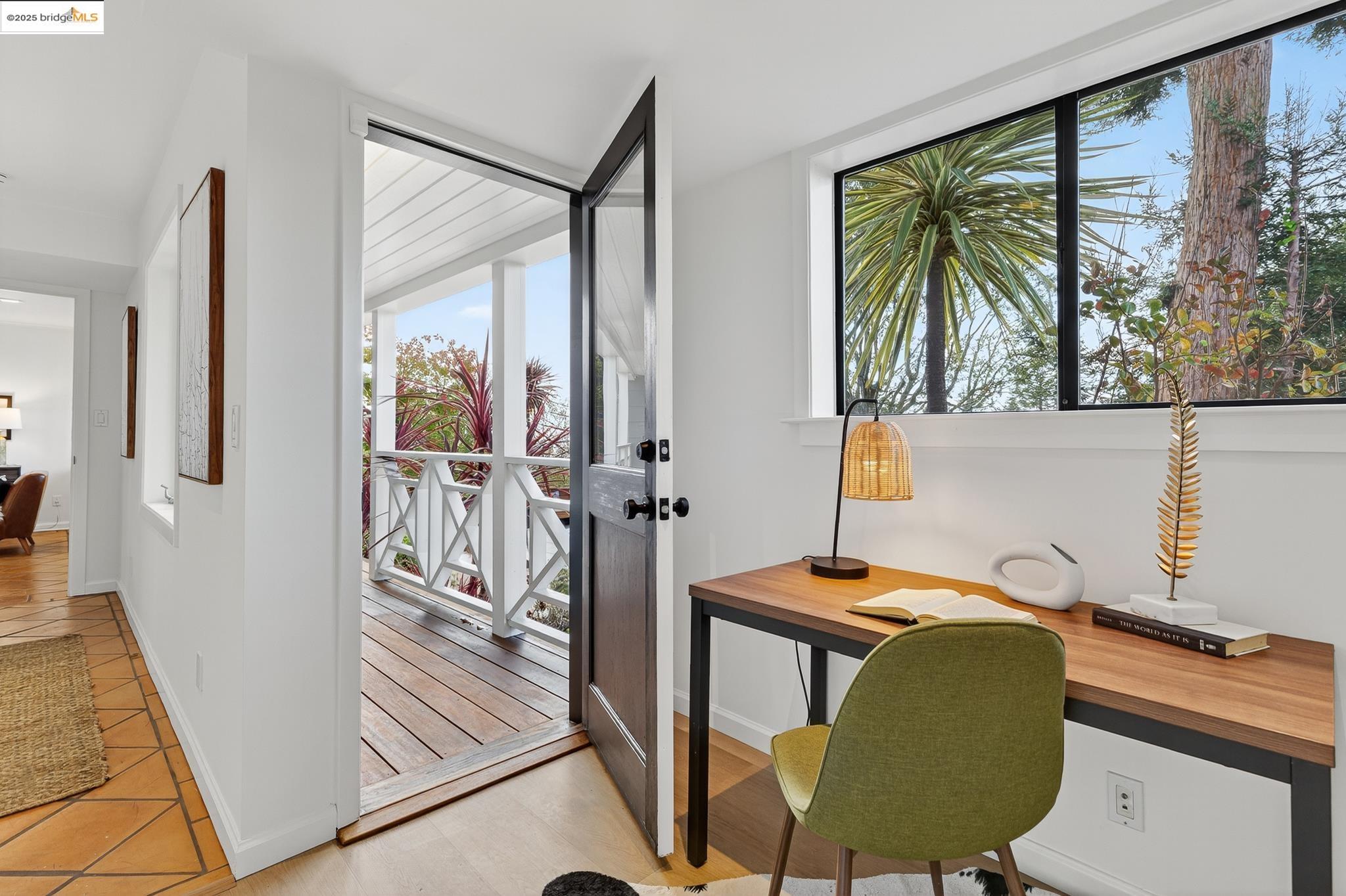 Detail Gallery Image 30 of 60 For 5973 Rincon Dr, Oakland,  CA 94611 - 3 Beds | 2/1 Baths