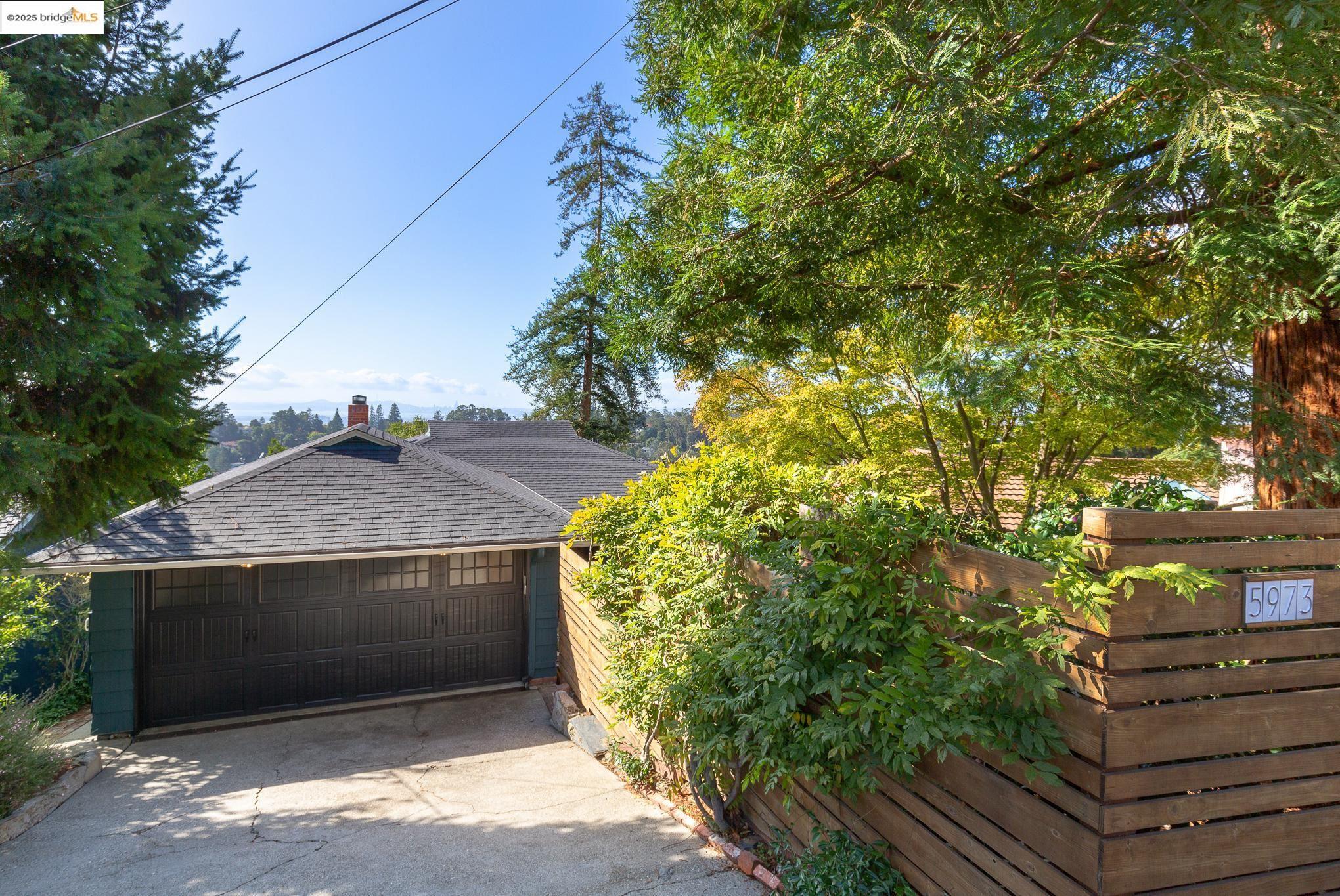 Detail Gallery Image 47 of 60 For 5973 Rincon Dr, Oakland,  CA 94611 - 3 Beds | 2/1 Baths