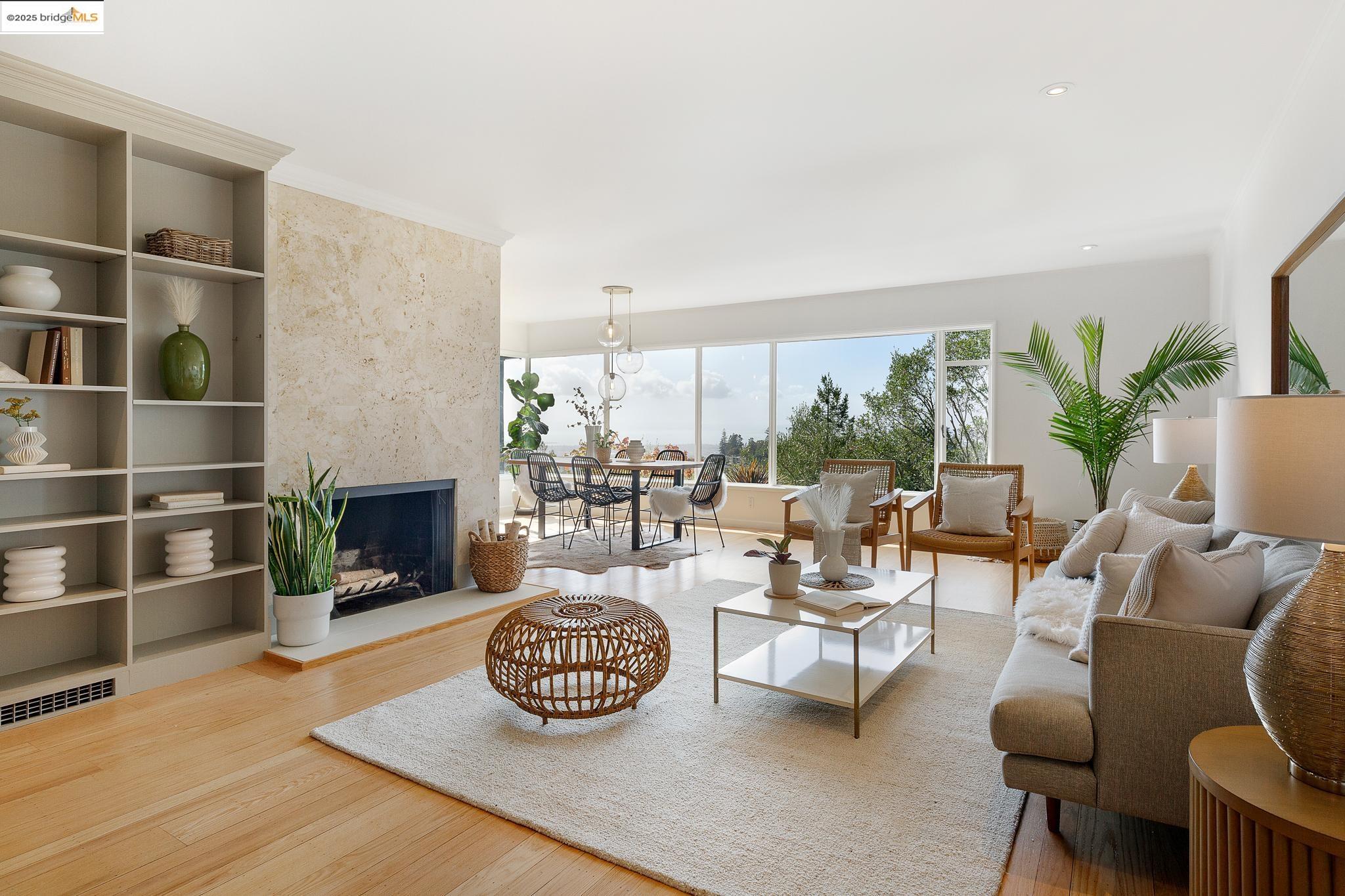 Detail Gallery Image 6 of 60 For 5973 Rincon Dr, Oakland,  CA 94611 - 3 Beds | 2/1 Baths