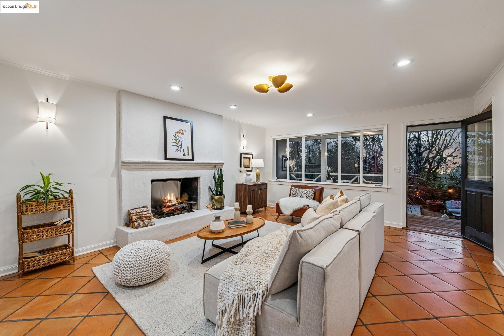 Detail Gallery Image 54 of 60 For 5973 Rincon Dr, Oakland,  CA 94611 - 3 Beds | 2/1 Baths