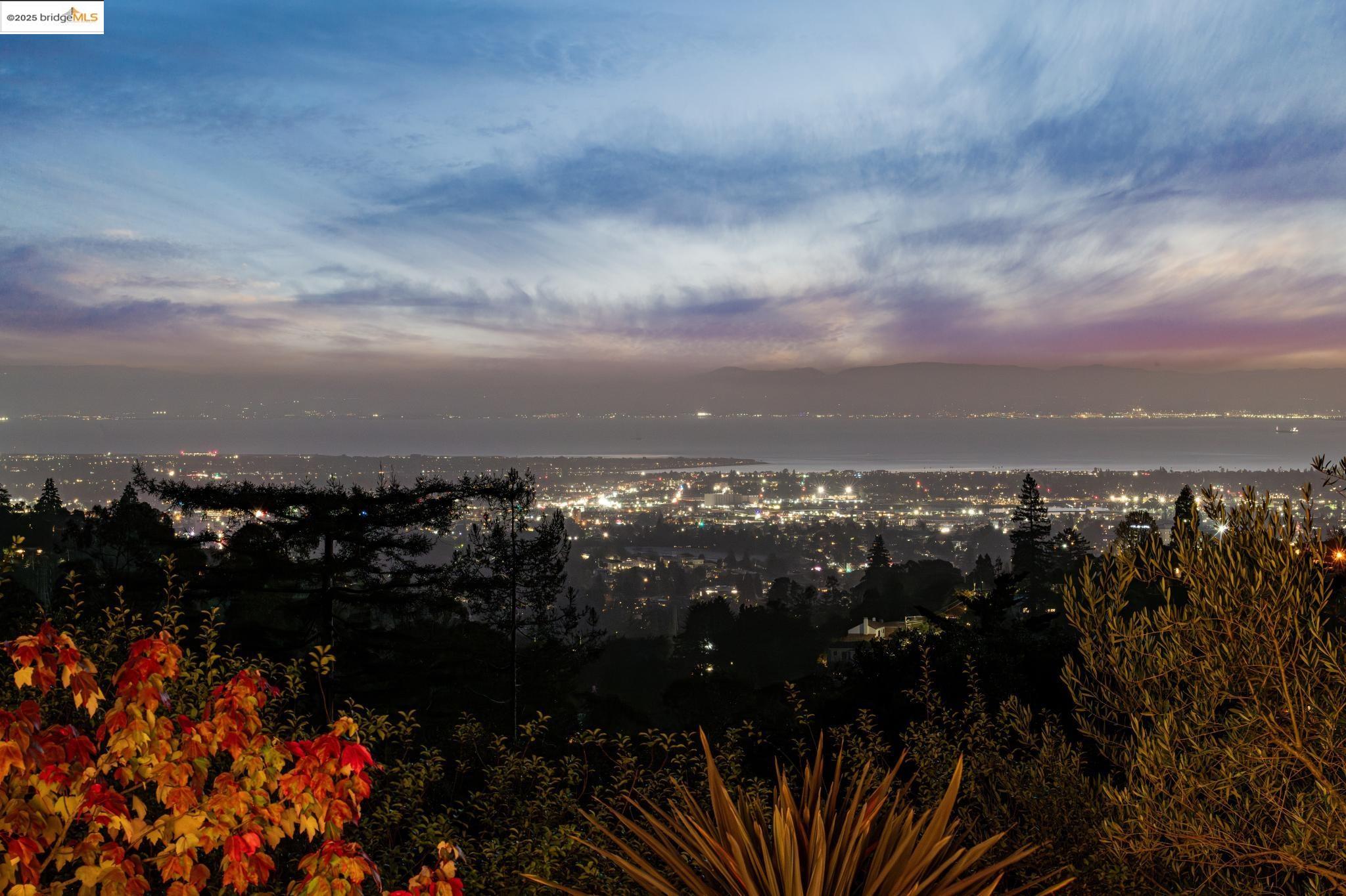 Detail Gallery Image 60 of 60 For 5973 Rincon Dr, Oakland,  CA 94611 - 3 Beds | 2/1 Baths