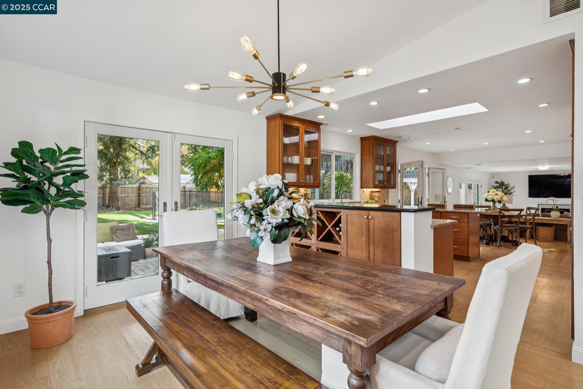 Detail Gallery Image 14 of 56 For 3067 Stinson Circle, Walnut Creek,  CA 94598 - 4 Beds | 2/1 Baths