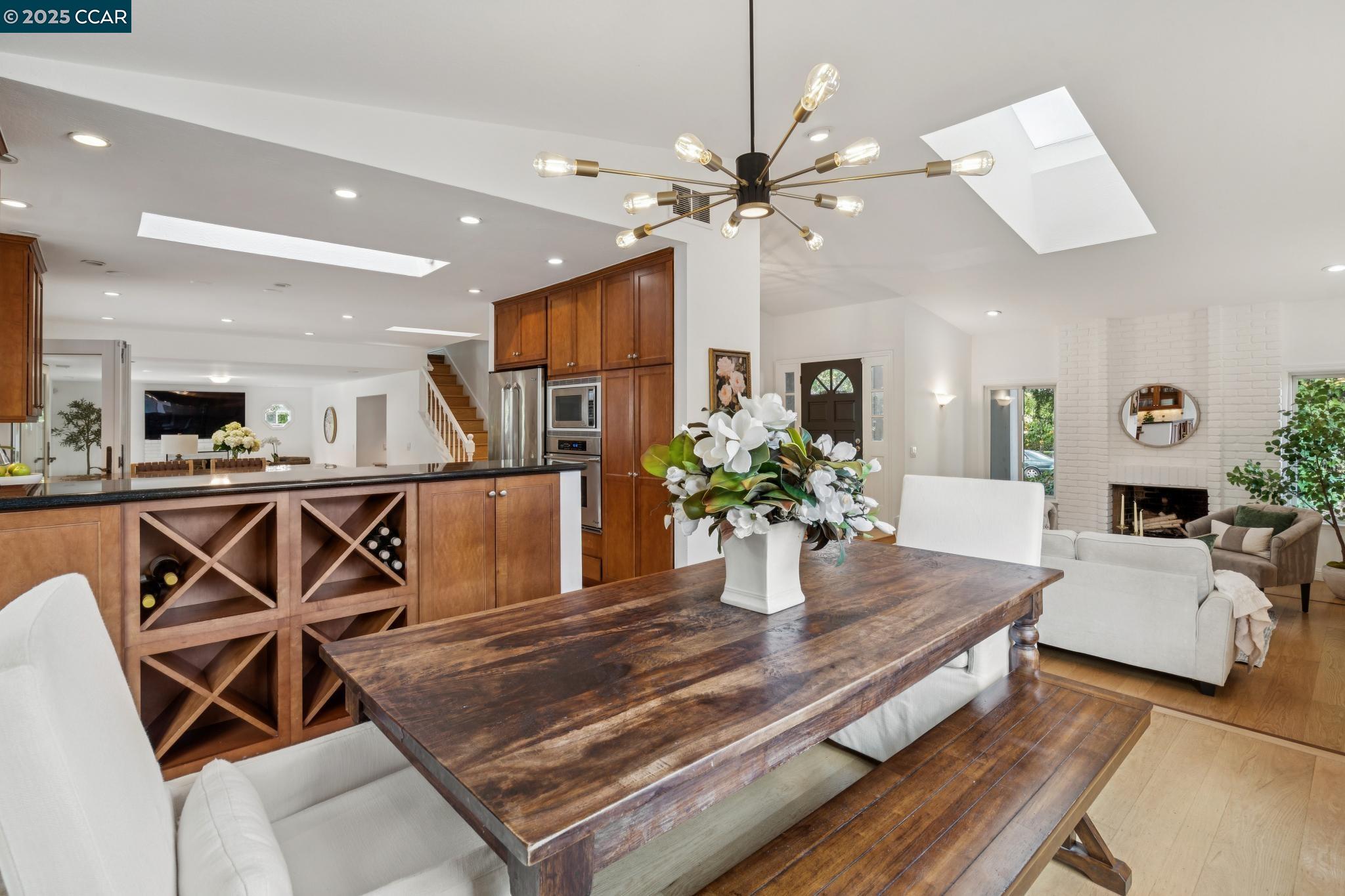 Detail Gallery Image 16 of 56 For 3067 Stinson Circle, Walnut Creek,  CA 94598 - 4 Beds | 2/1 Baths