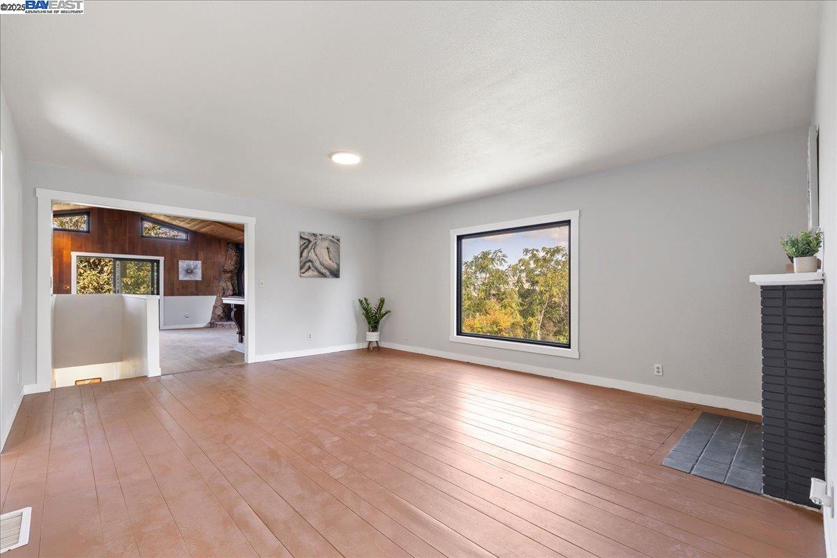 Detail Gallery Image 11 of 48 For 3280 Ohlone Way, Hayward,  CA 94541 - 3 Beds | 2 Baths