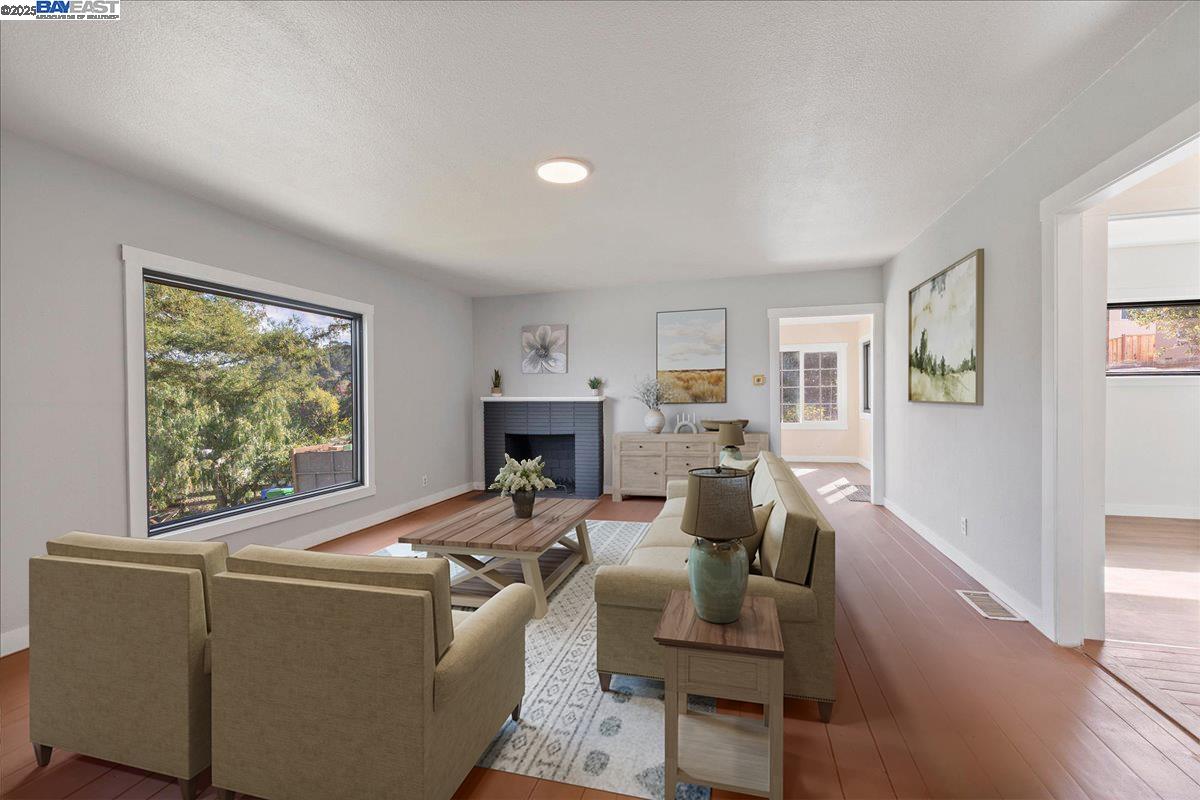 Detail Gallery Image 14 of 48 For 3280 Ohlone Way, Hayward,  CA 94541 - 3 Beds | 2 Baths