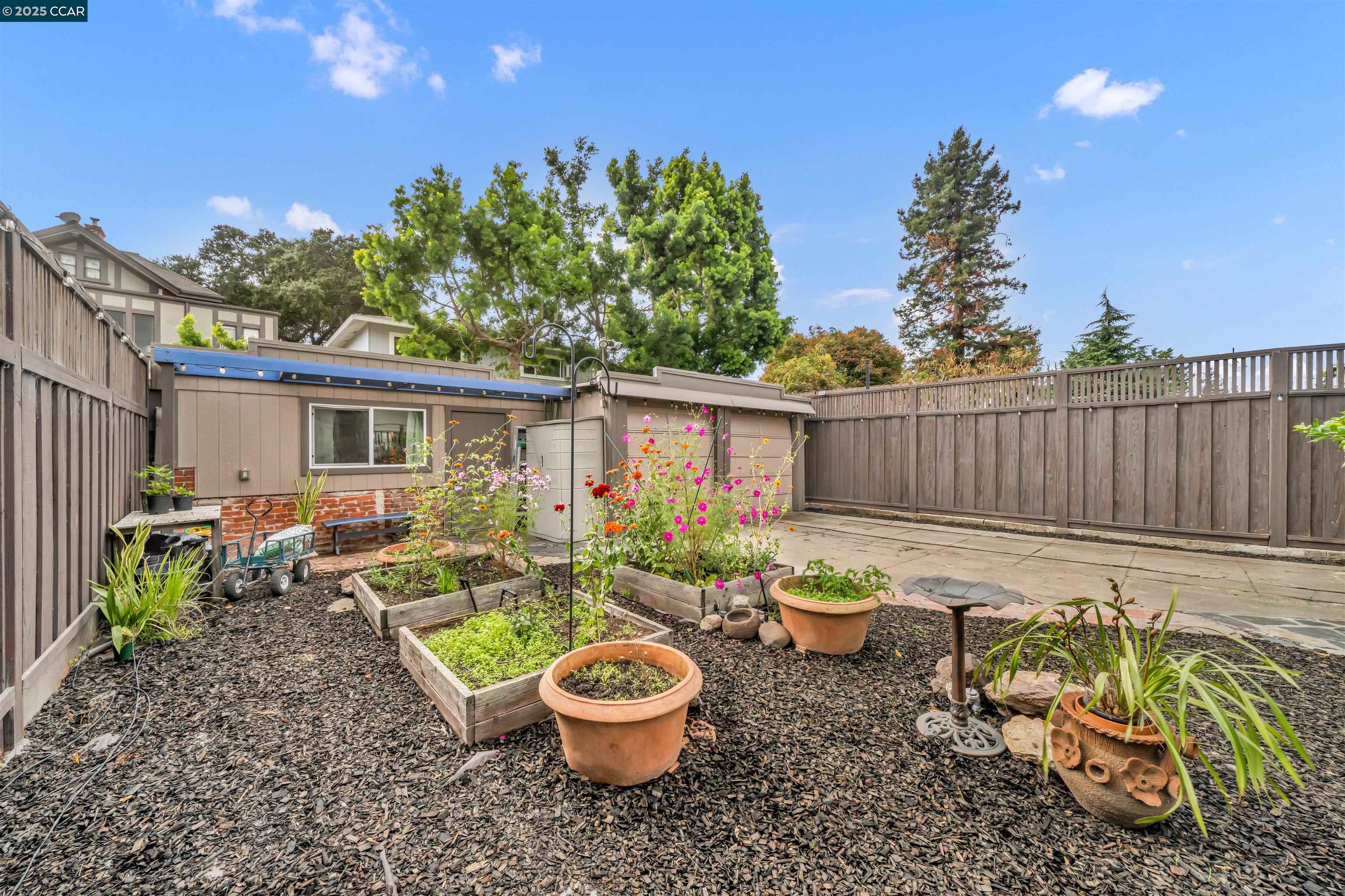 Detail Gallery Image 21 of 25 For 1628 Encinal Avenue, Alameda,  CA 94501 - 2 Beds | 1/1 Baths