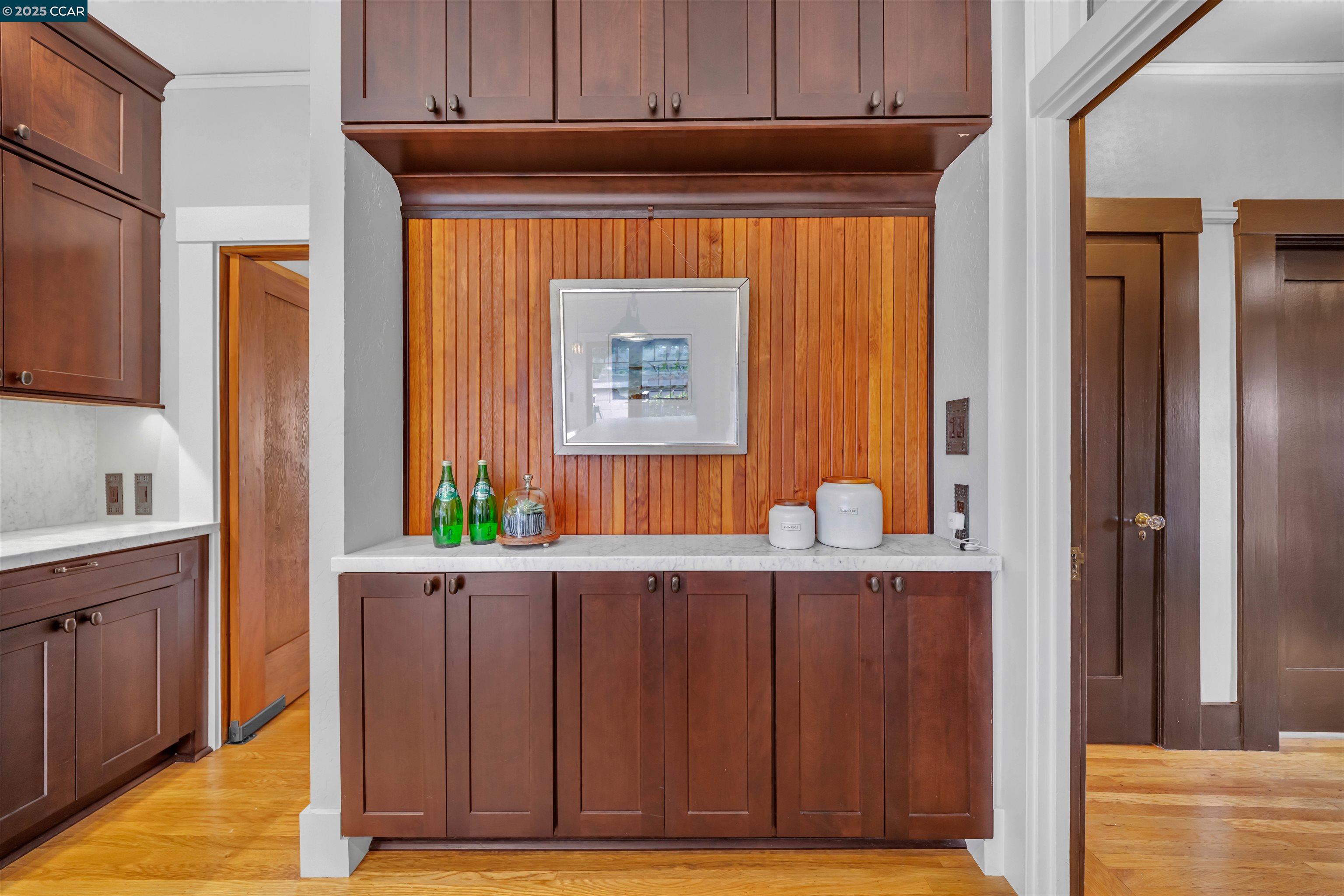 Detail Gallery Image 8 of 25 For 1628 Encinal Avenue, Alameda,  CA 94501 - 2 Beds | 1/1 Baths