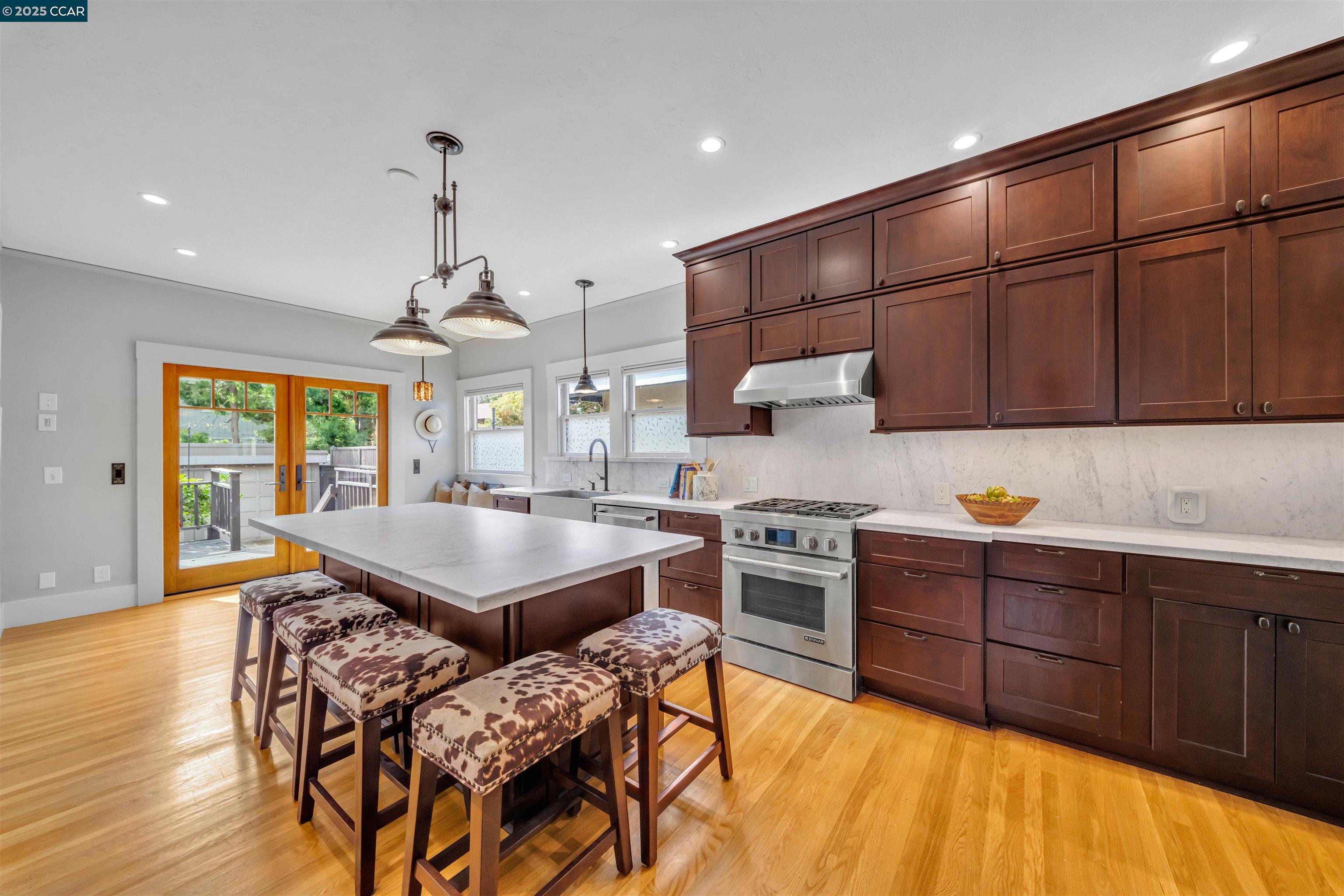 Detail Gallery Image 9 of 25 For 1628 Encinal Avenue, Alameda,  CA 94501 - 2 Beds | 1/1 Baths