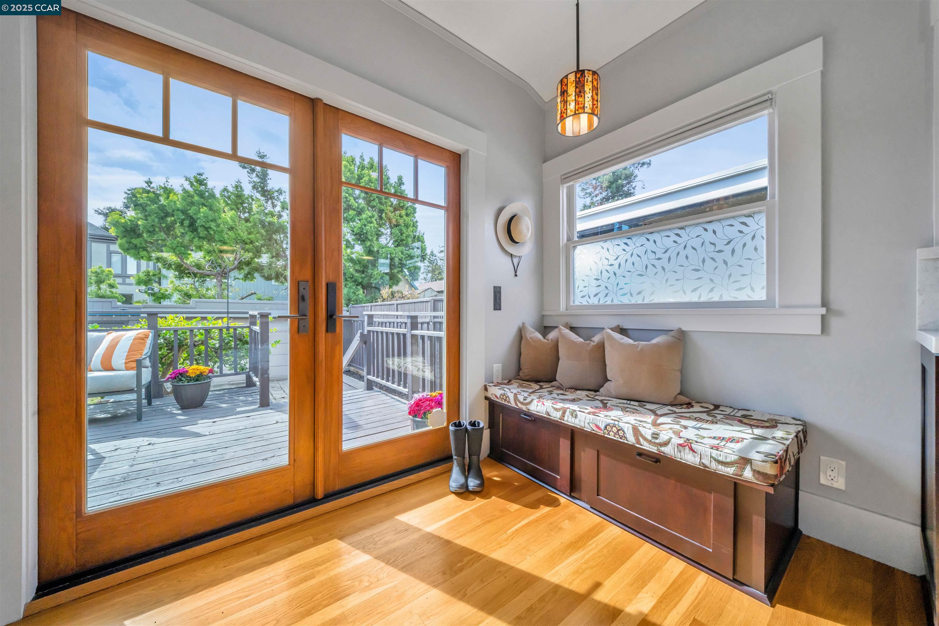 Detail Gallery Image 10 of 25 For 1628 Encinal Avenue, Alameda,  CA 94501 - 2 Beds | 1/1 Baths