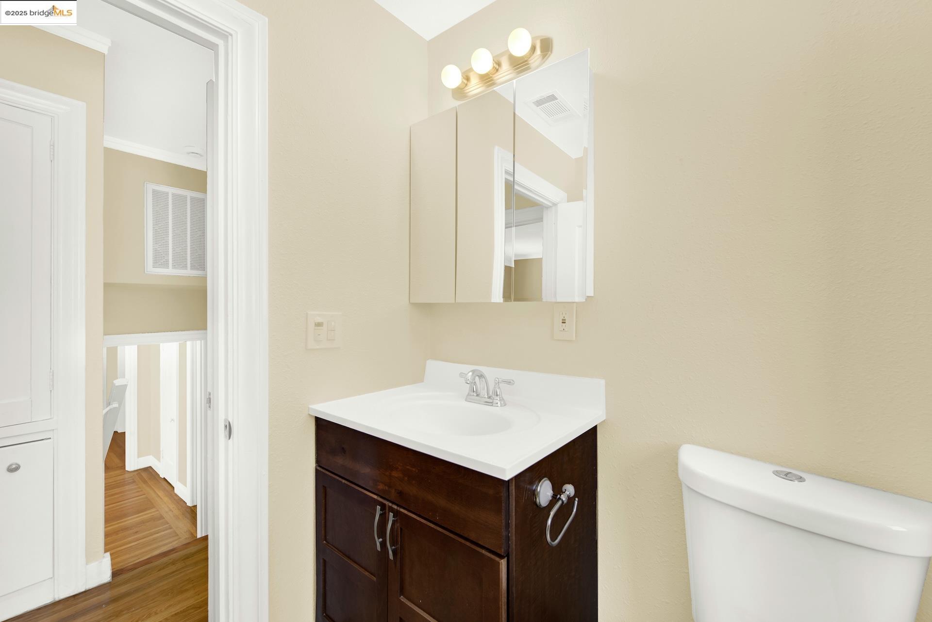 Detail Gallery Image 28 of 60 For 640 11th St, Richmond,  CA 94801 - 5 Beds | 2 Baths