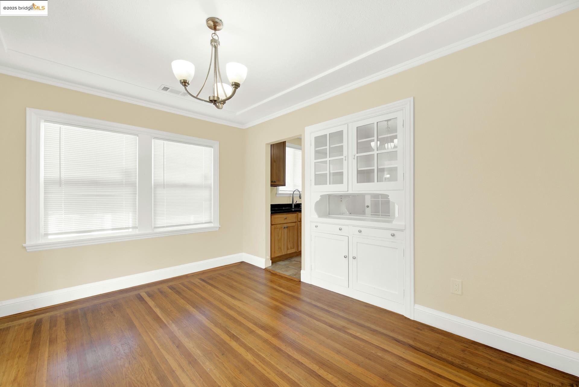 Detail Gallery Image 7 of 60 For 640 11th St, Richmond,  CA 94801 - 5 Beds | 2 Baths