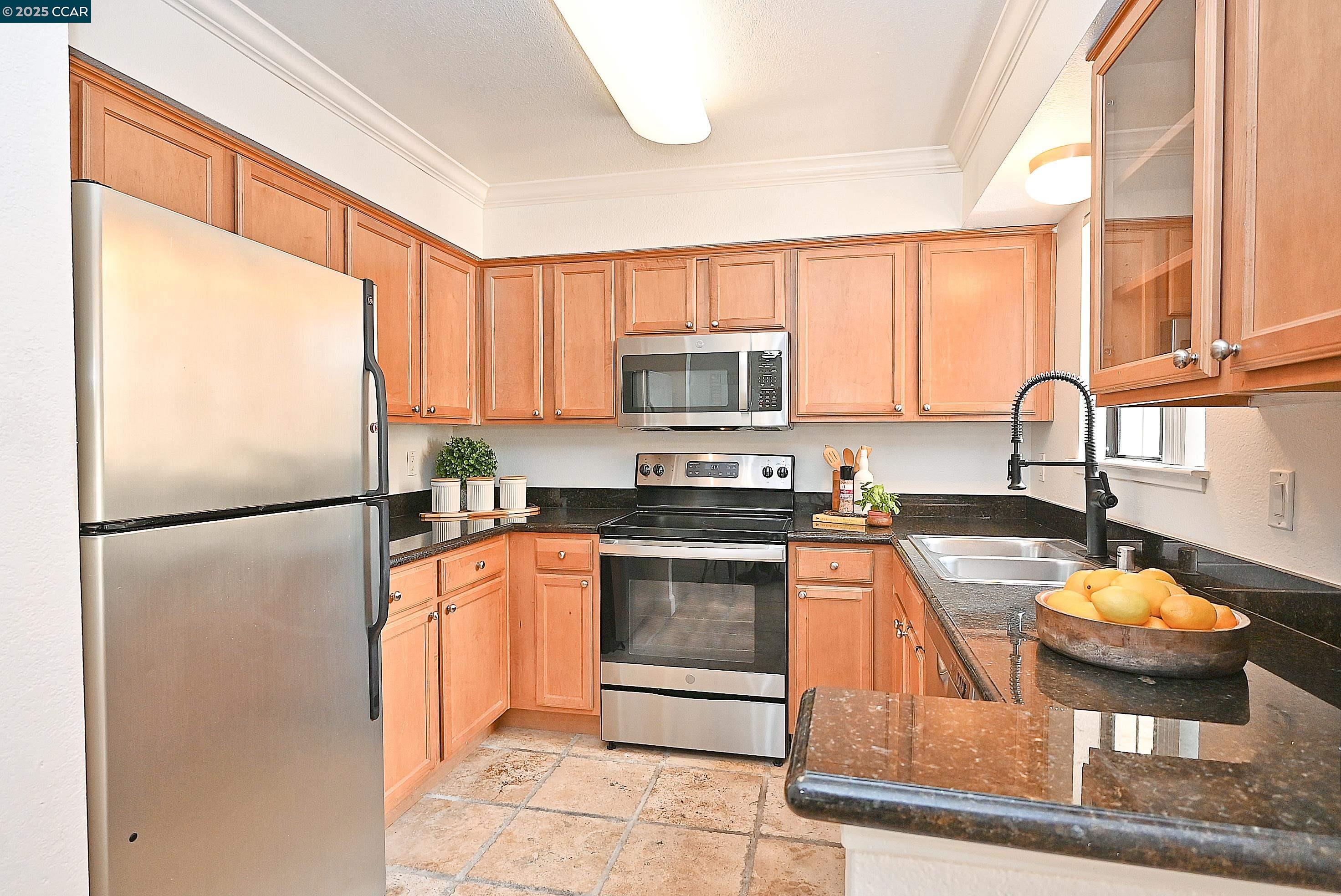 Detail Gallery Image 12 of 47 For 182 Eastridge Dr, San Ramon,  CA 94582 - 2 Beds | 2 Baths