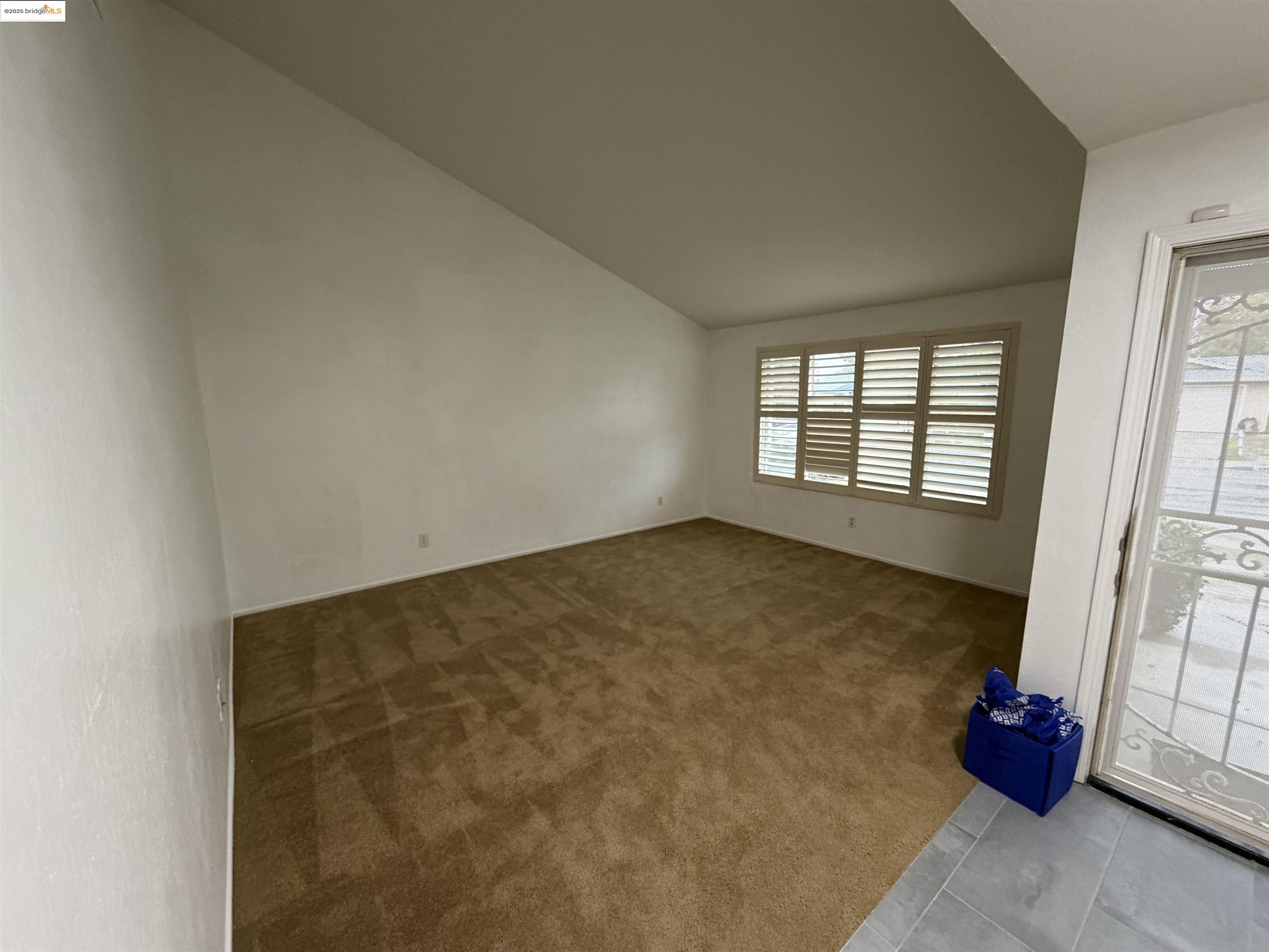 Detail Gallery Image 2 of 22 For 2208 Hamlin Dr, Antioch,  CA 94509 - 4 Beds | 2 Baths