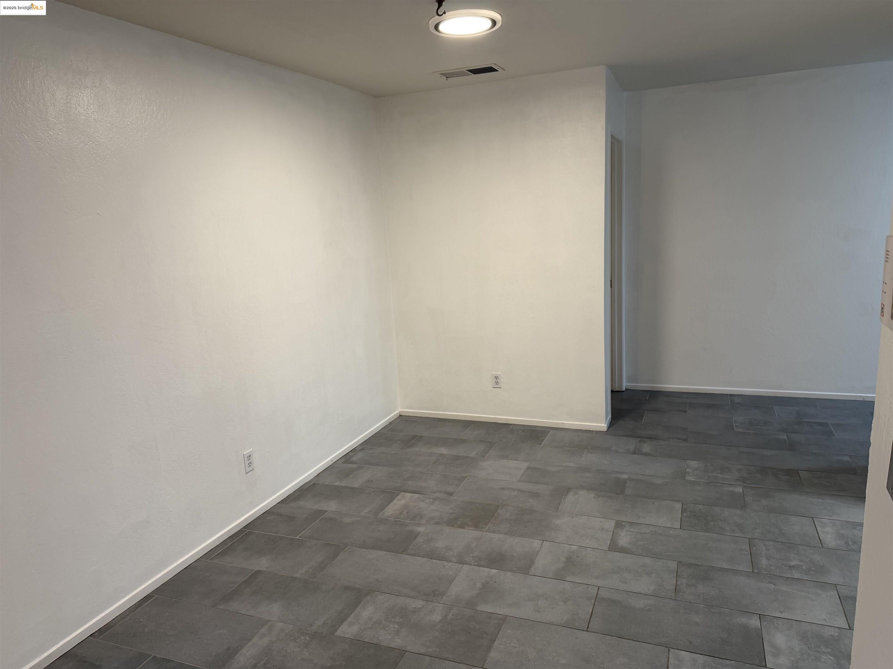 Detail Gallery Image 7 of 22 For 2208 Hamlin Dr, Antioch,  CA 94509 - 4 Beds | 2 Baths