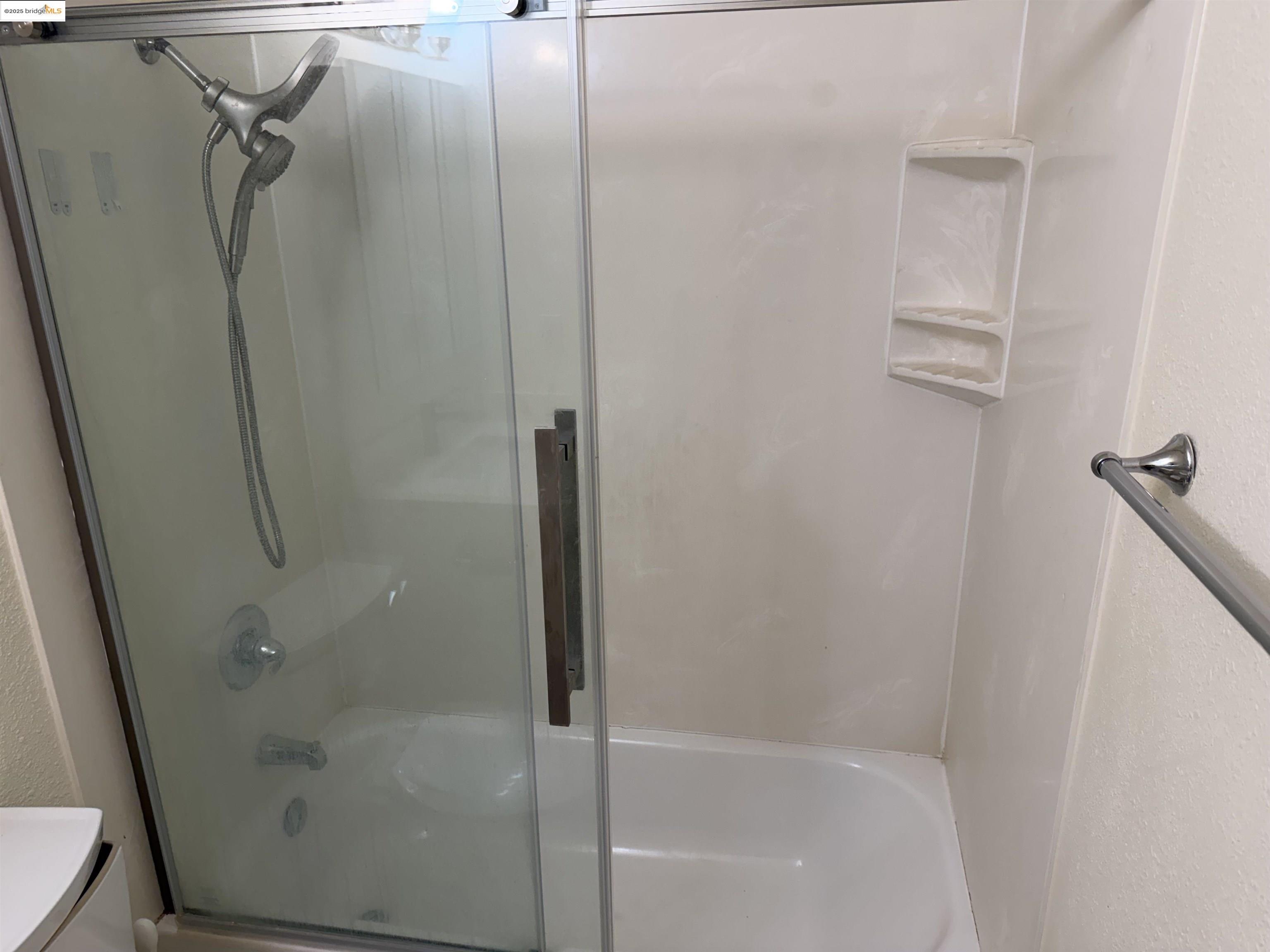 Detail Gallery Image 10 of 22 For 2208 Hamlin Dr, Antioch,  CA 94509 - 4 Beds | 2 Baths