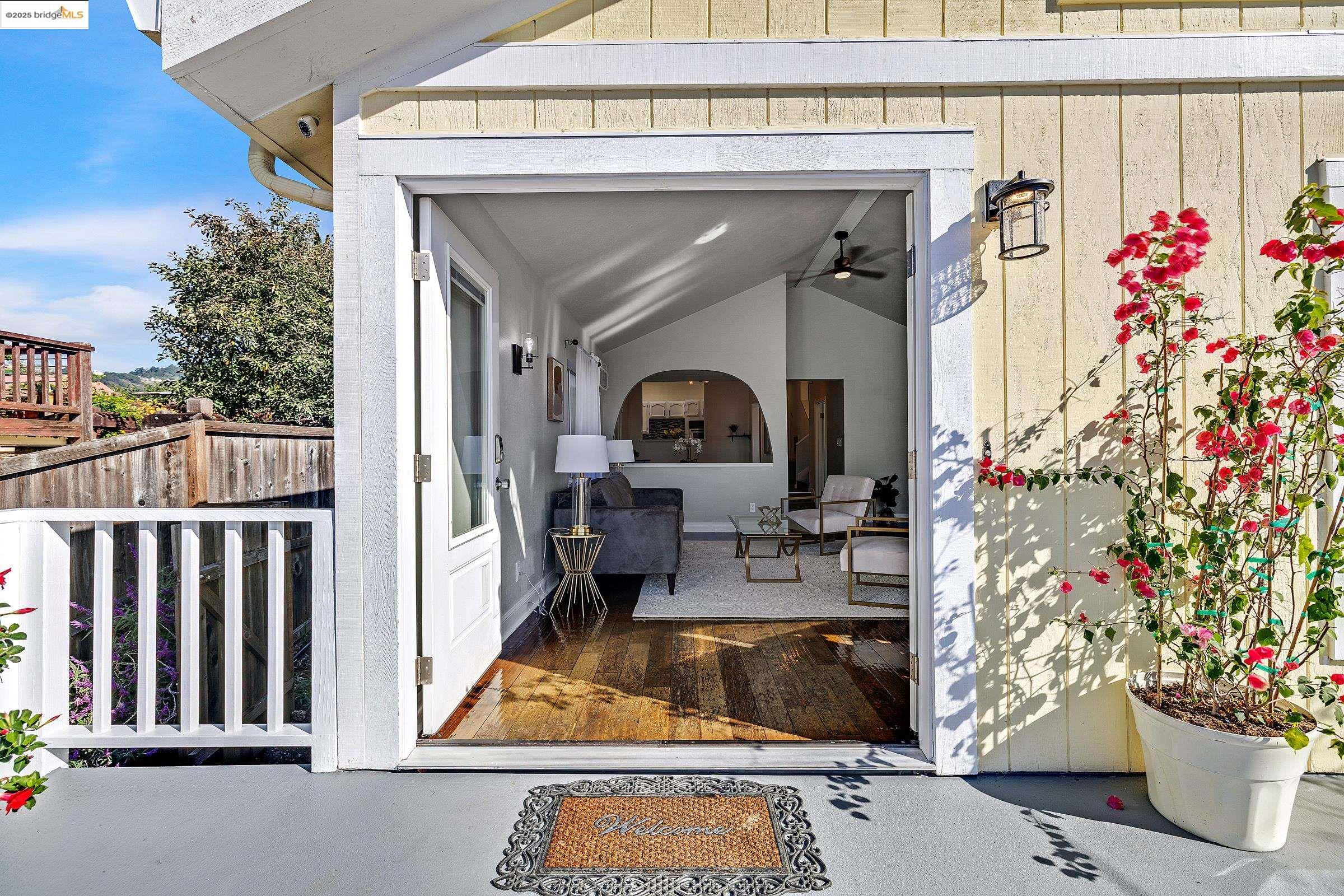 Detail Gallery Image 11 of 49 For 7554 Sunkist Dr, Oakland,  CA 94605 - 3 Beds | 2 Baths