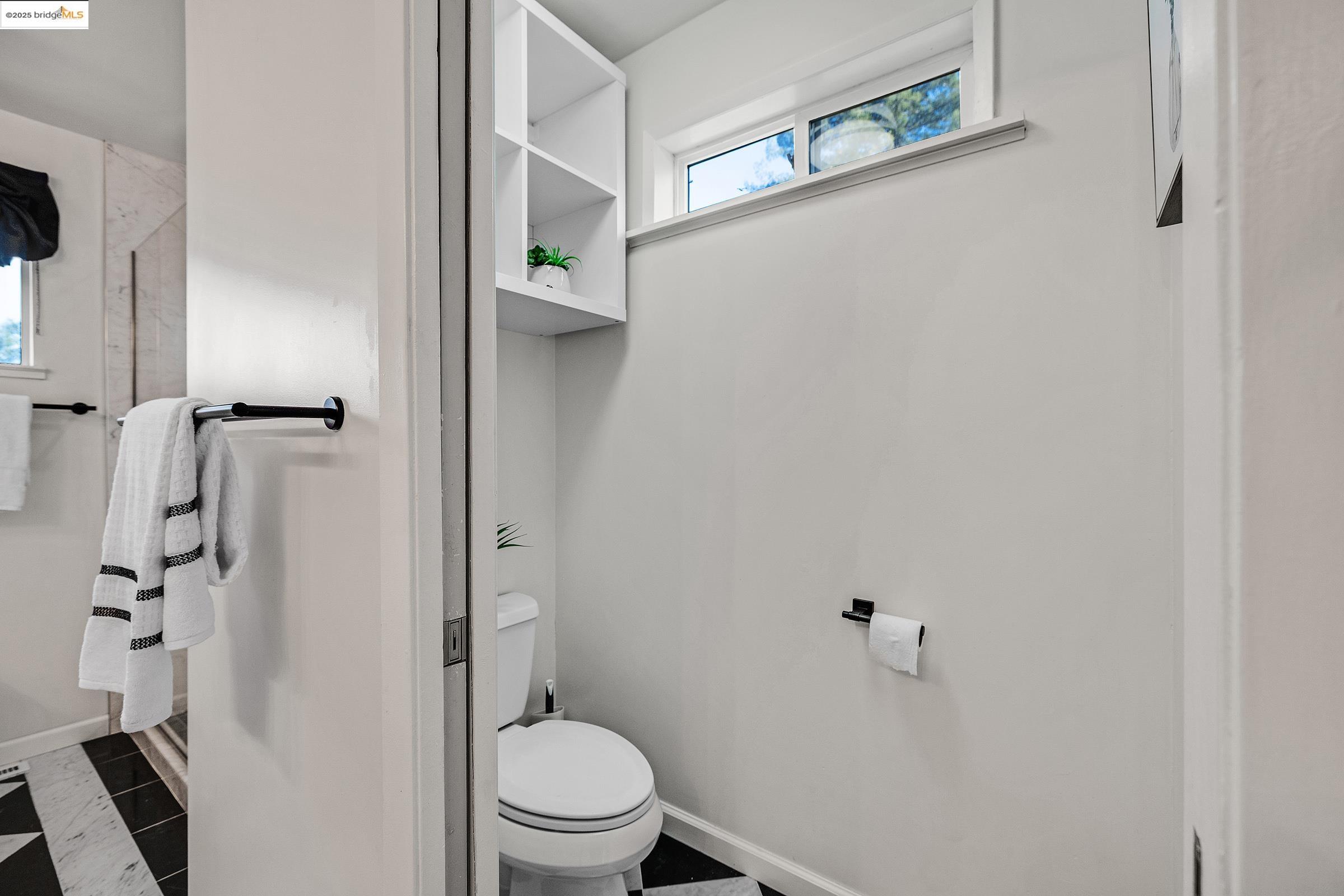 Detail Gallery Image 35 of 49 For 7554 Sunkist Dr, Oakland,  CA 94605 - 3 Beds | 2 Baths