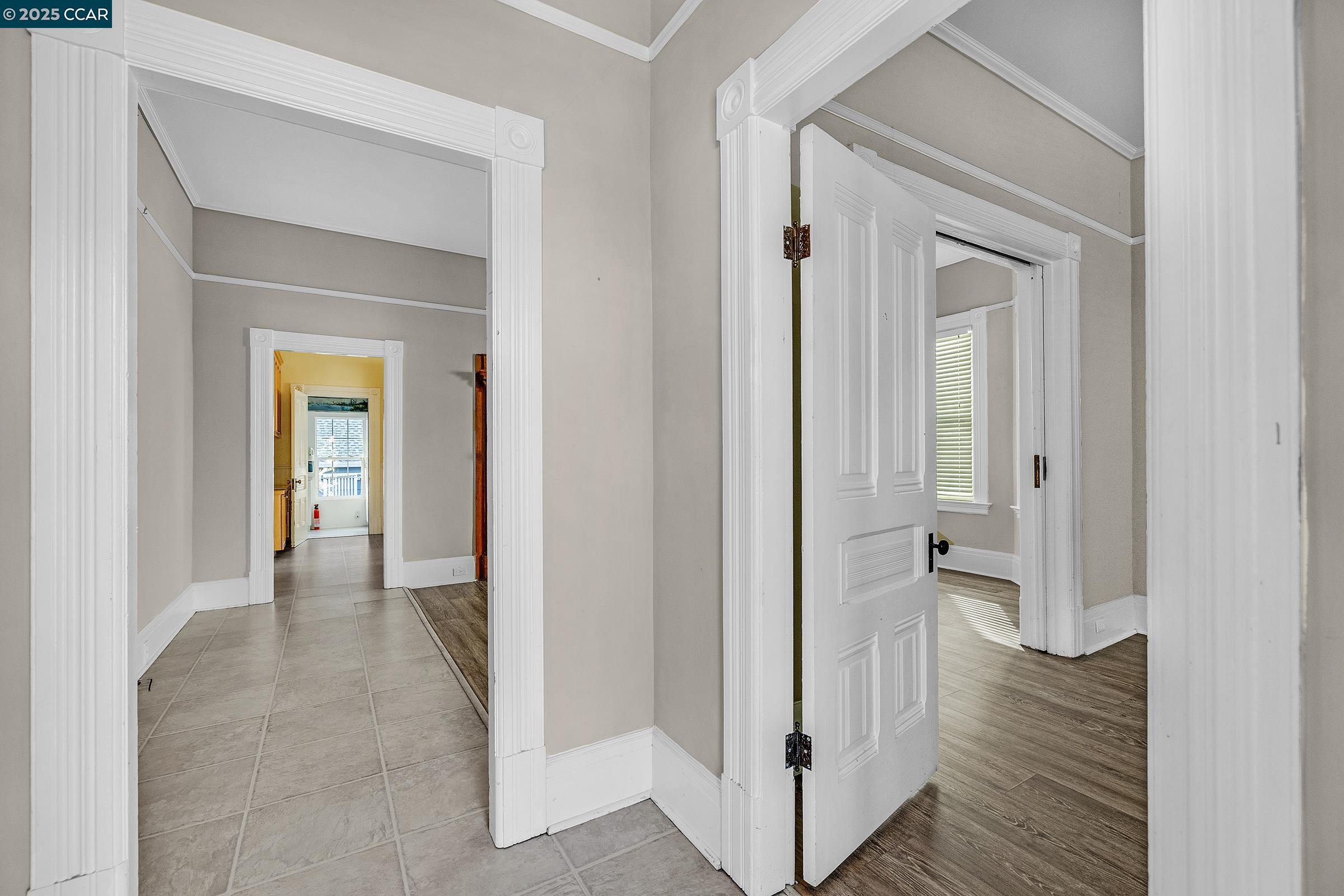 Detail Gallery Image 4 of 41 For 610 Quinan St, Pinole,  CA 94564 - 2 Beds | 1/1 Baths