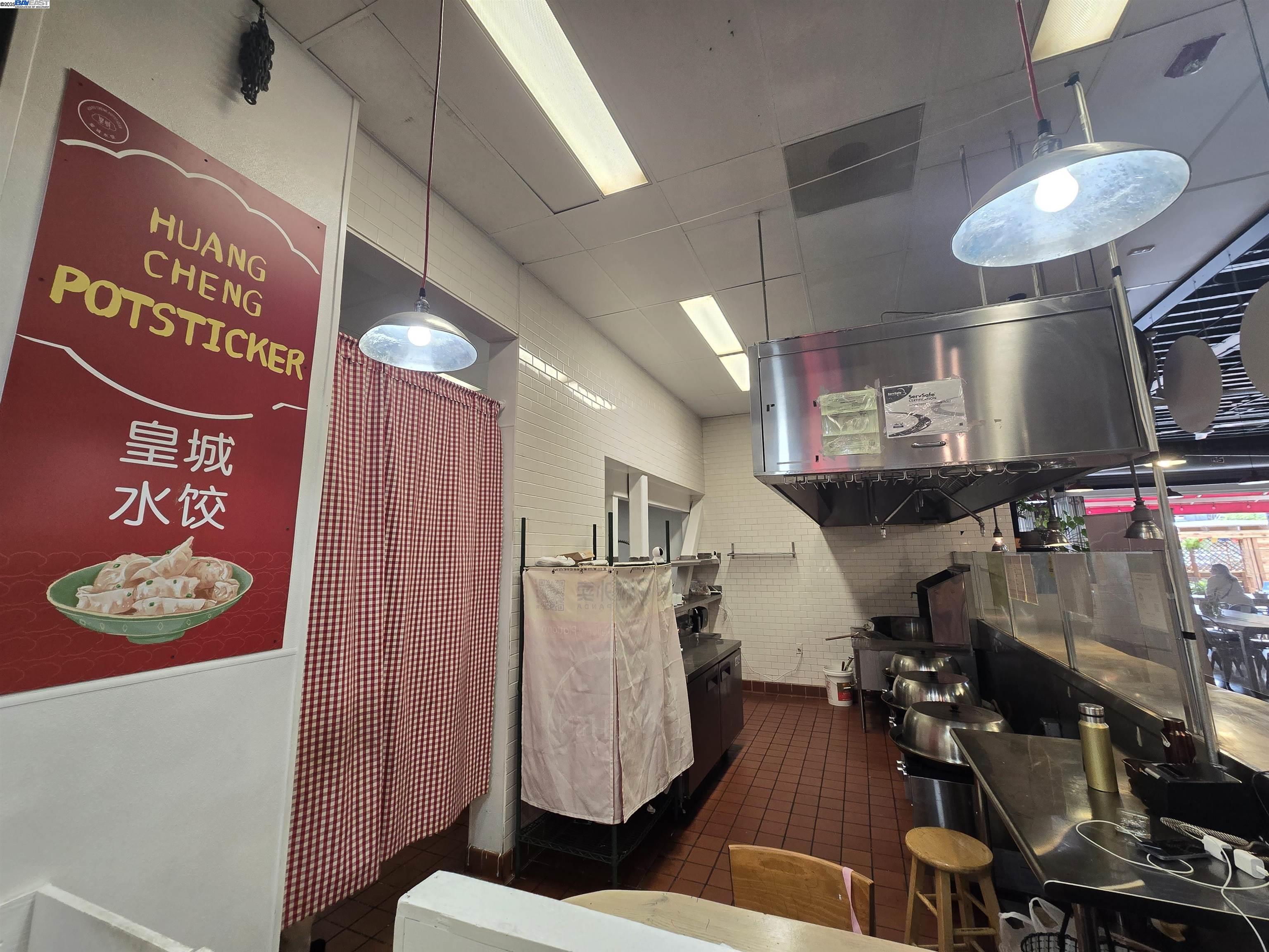 Detail Gallery Image 2 of 15 For , Oakland,  CA 94607 - – Beds | – Baths