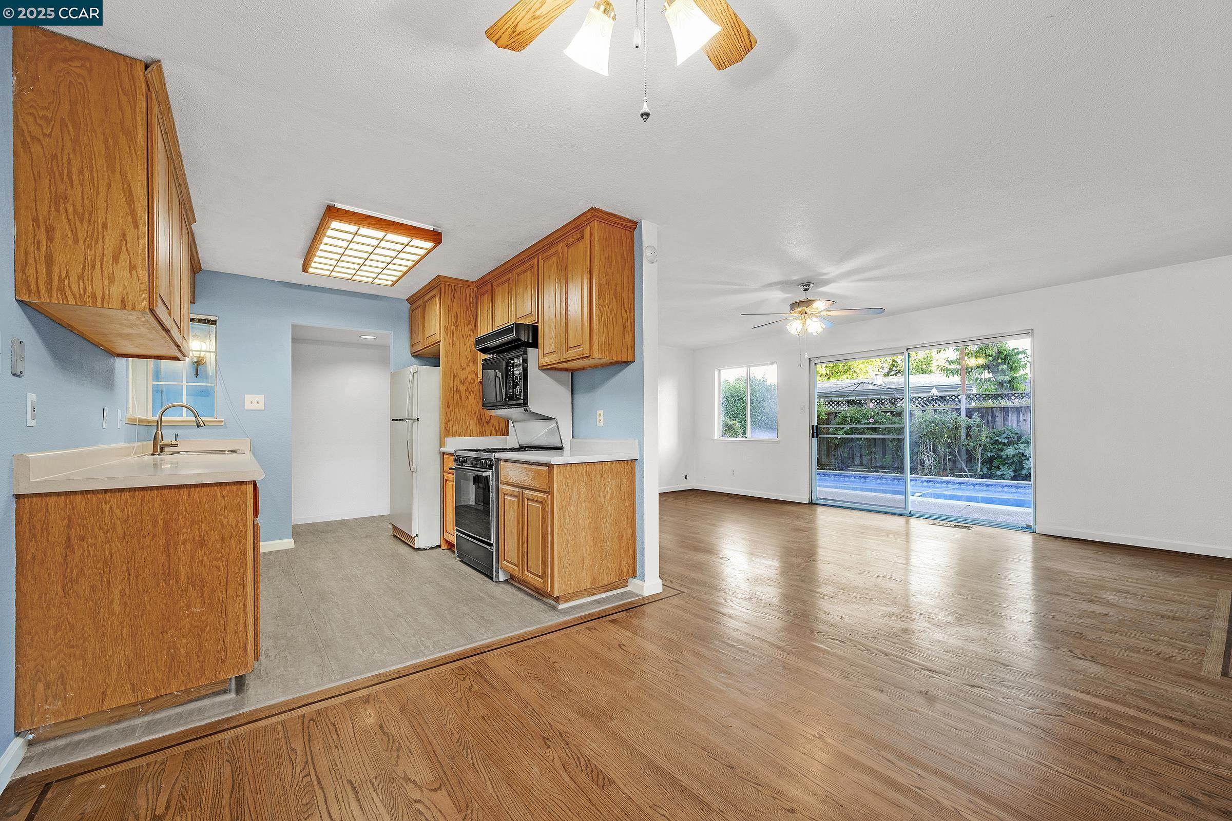 Detail Gallery Image 7 of 29 For 1850 William Way, Concord,  CA 94520 - 3 Beds | 2 Baths