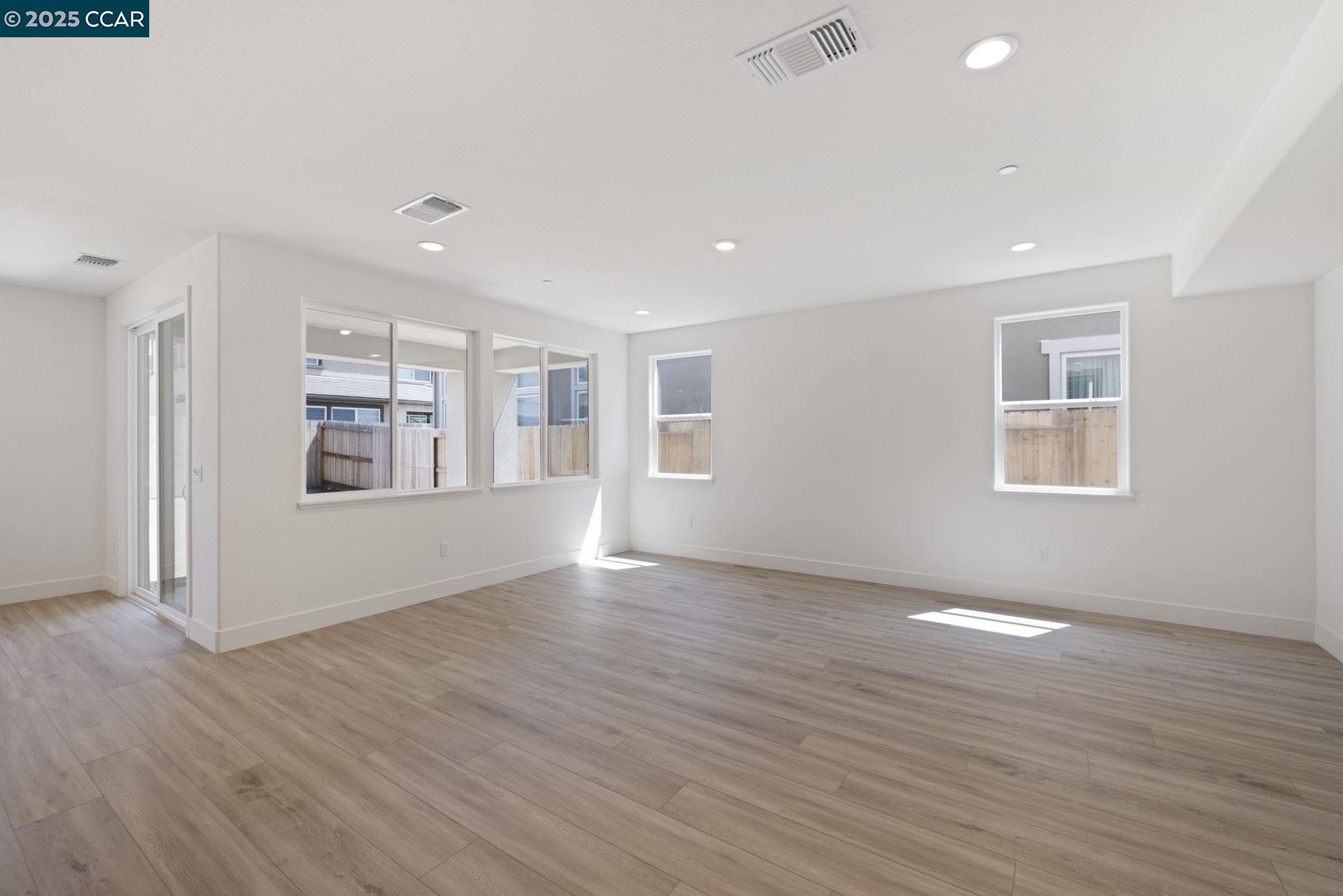 Detail Gallery Image 15 of 33 For 109 Bodega Drive, Lodi,  CA 95240-0000 - 4 Beds | 2/1 Baths