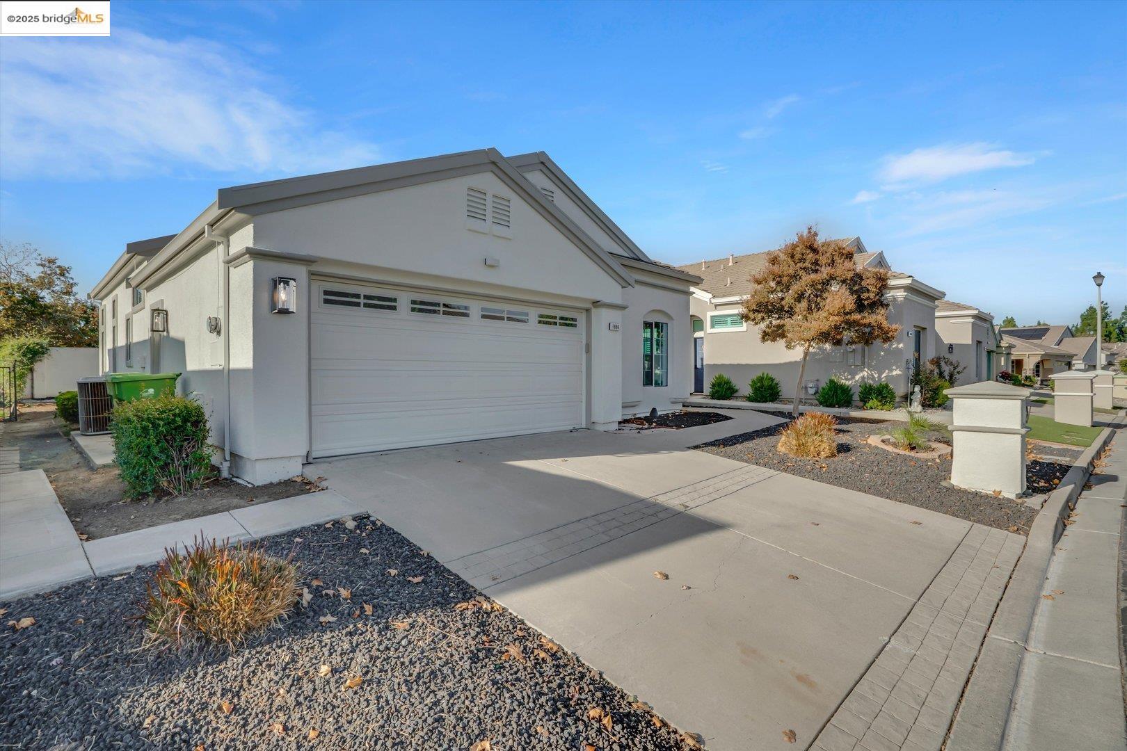 Detail Gallery Image 3 of 44 For 1898 Crispin Dr, Brentwood,  CA 94513 - 2 Beds | 2 Baths