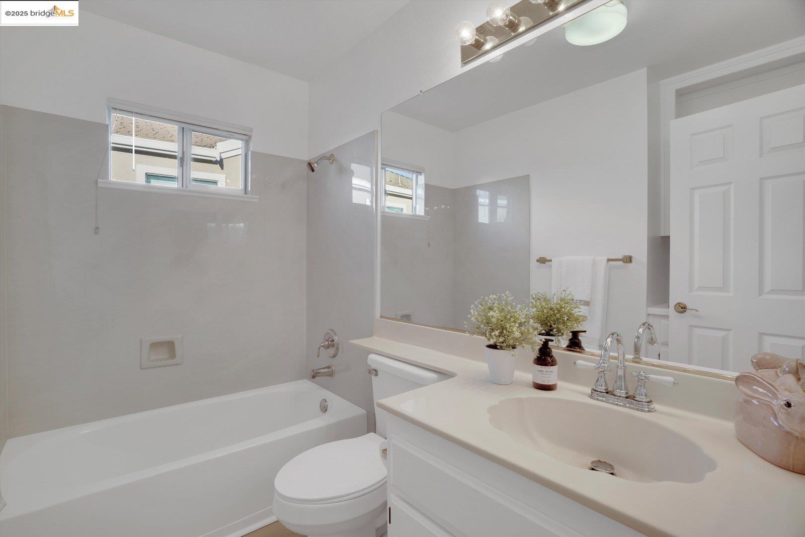 Detail Gallery Image 22 of 44 For 1898 Crispin Dr, Brentwood,  CA 94513 - 2 Beds | 2 Baths