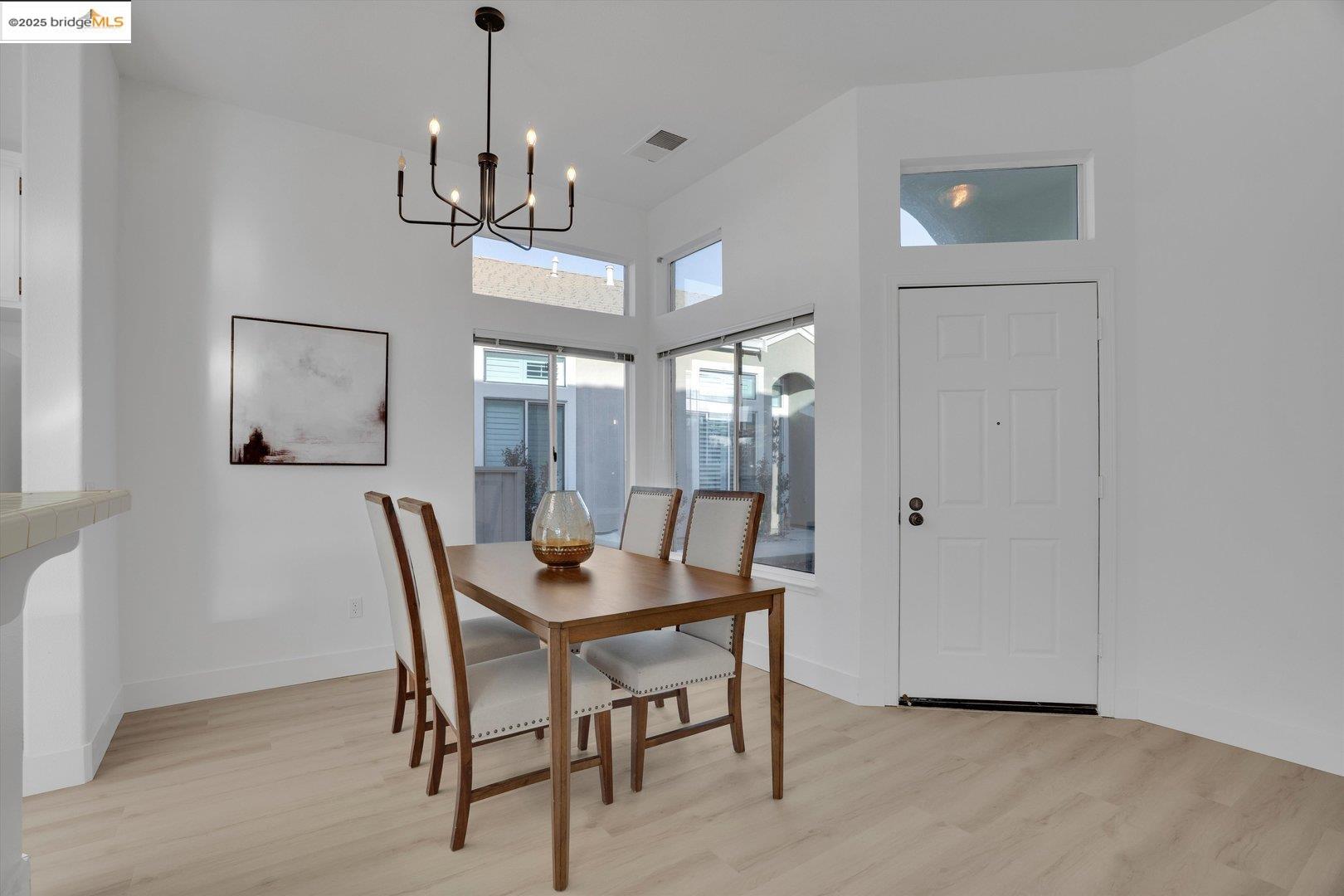 Detail Gallery Image 10 of 44 For 1898 Crispin Dr, Brentwood,  CA 94513 - 2 Beds | 2 Baths