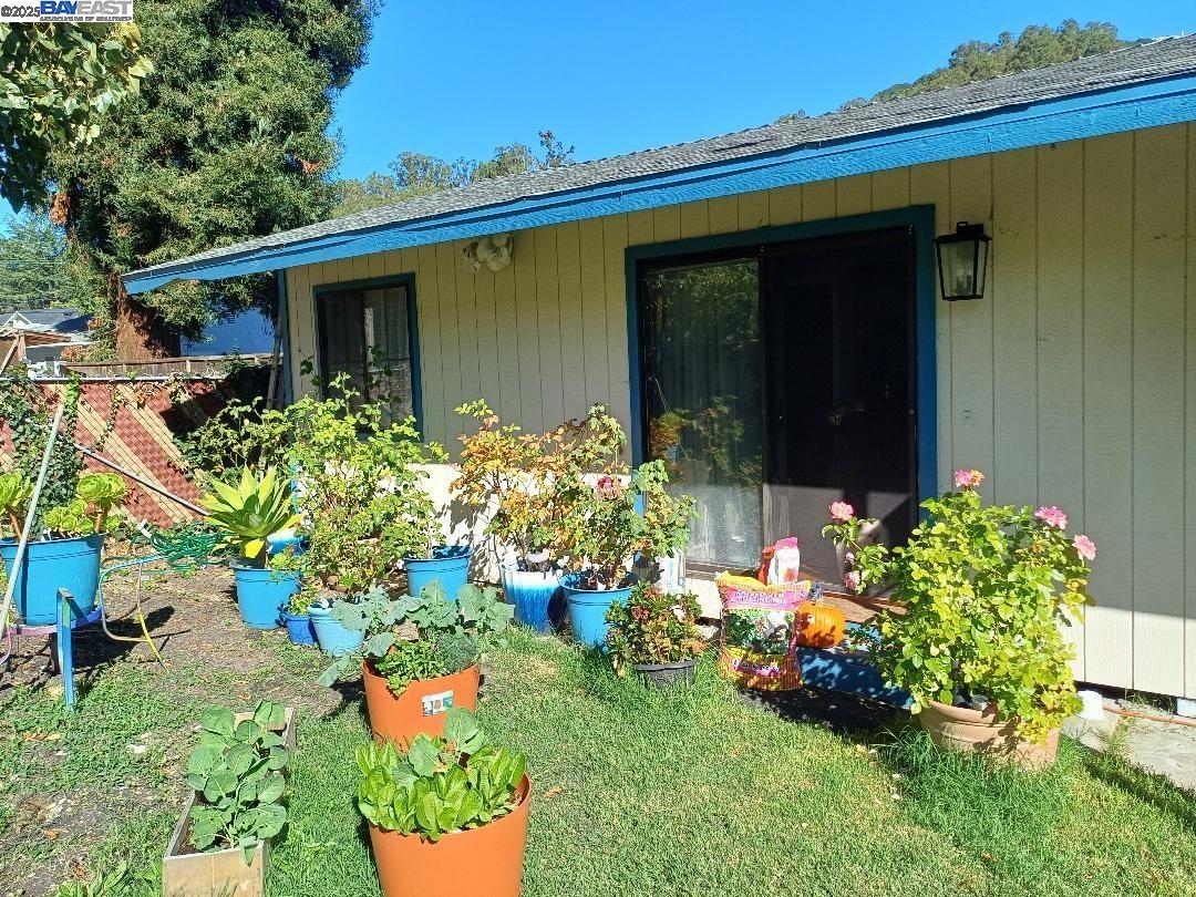 Detail Gallery Image 5 of 17 For Gardenia Pl, Oakland,  CA 94605 - 2 Beds | 1 Baths