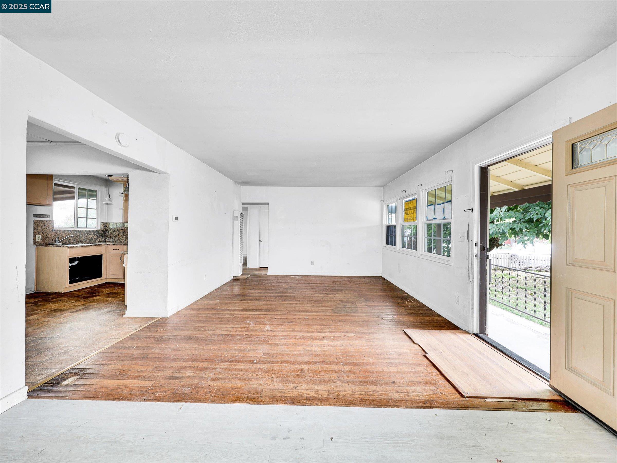 Detail Gallery Image 5 of 28 For 108 Revere St, Vallejo,  CA 94591 - 3 Beds | 1 Baths